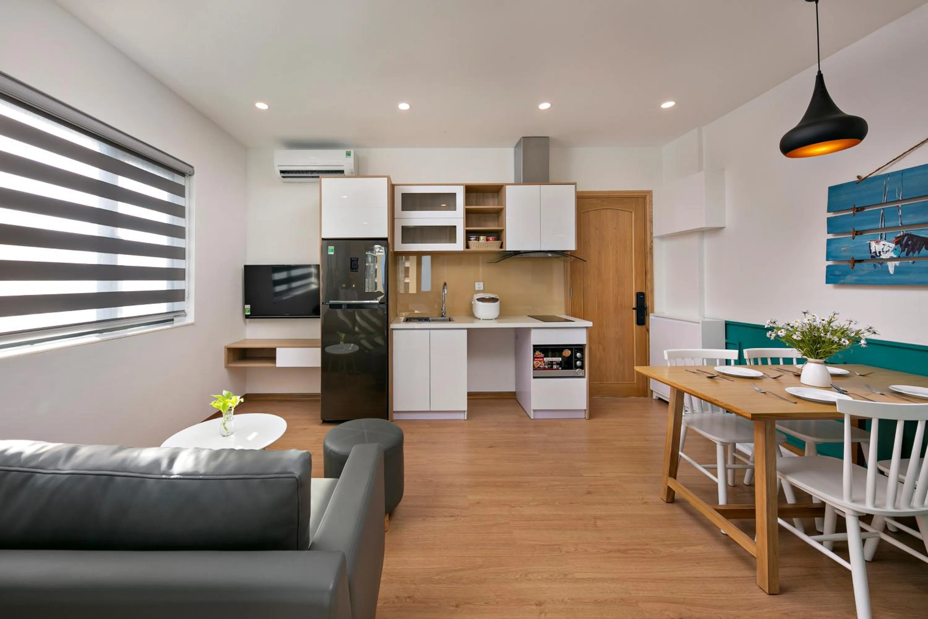 Kitchen or kitchenette in Dolphin Hotel and Apartment