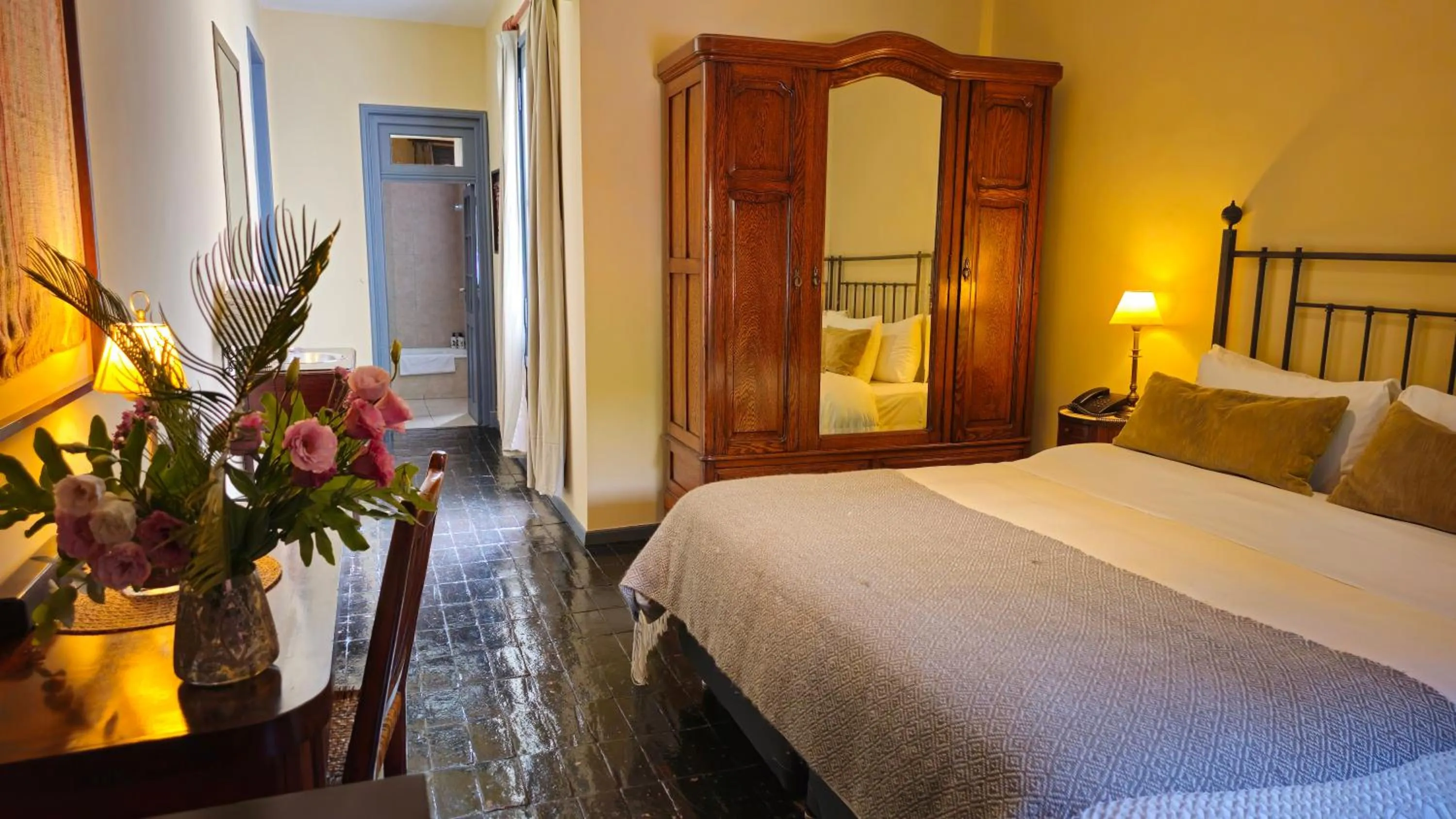 Photo of the whole room, Bed in BE Jardin Escondido By Coppola