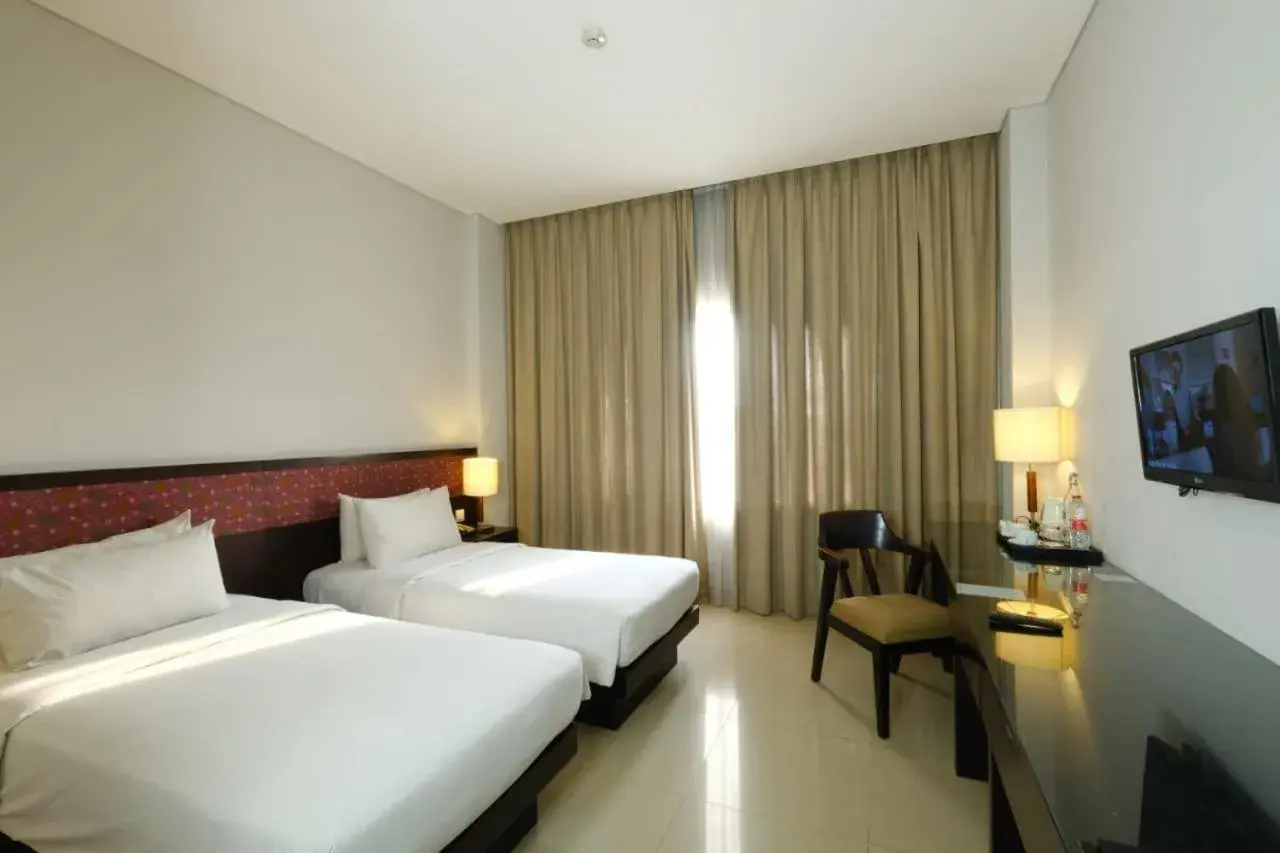 Bed in Hotel Surya Yudha Purwokerto Bed in Hotel Surya Yudha Purwokerto