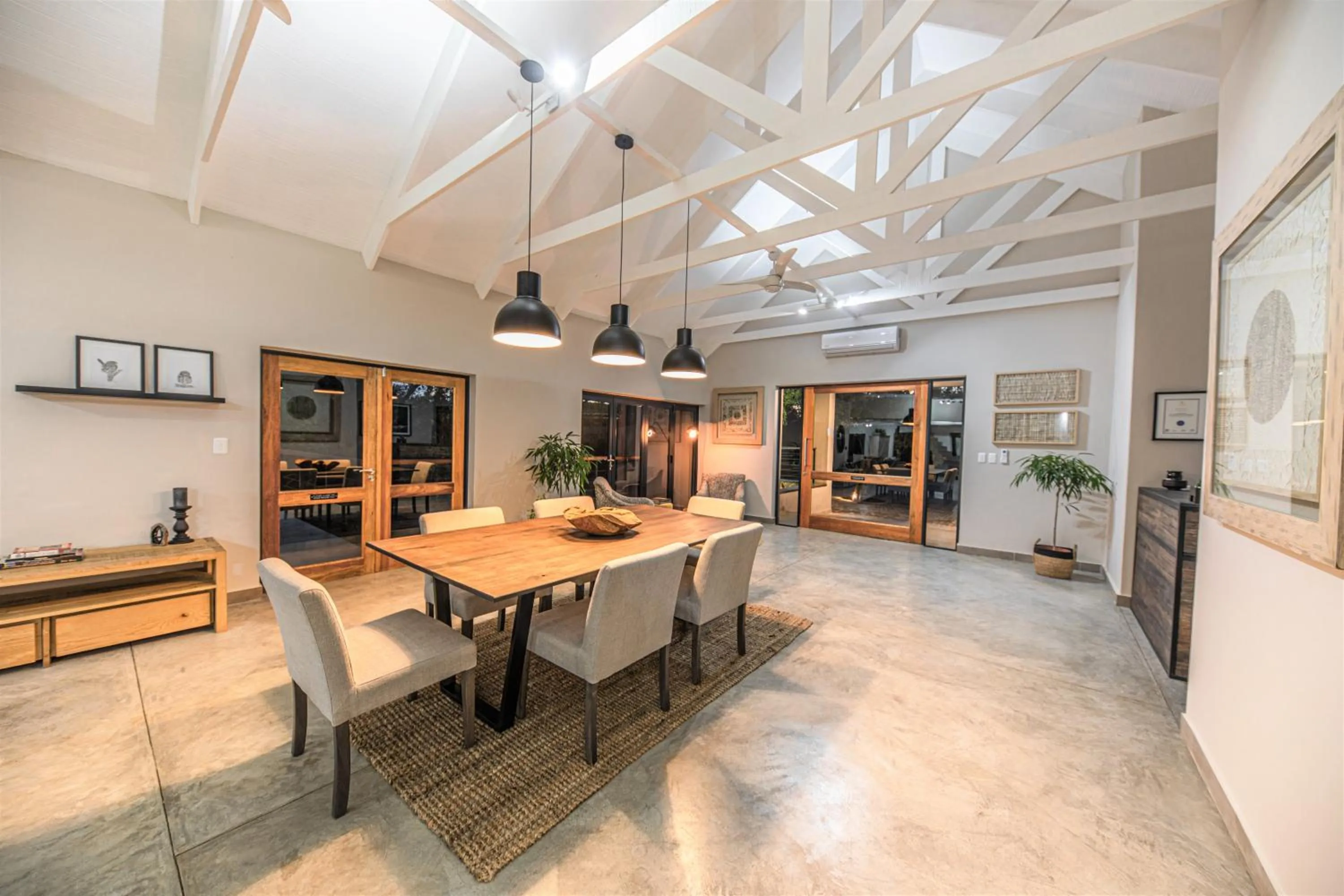 Facade/entrance in Little Kubu Lodge