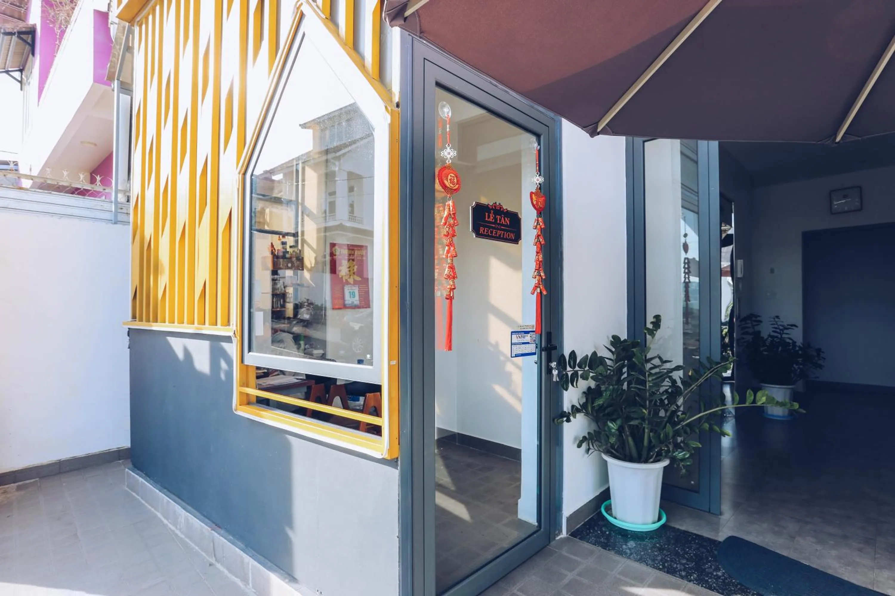 Facade/entrance in TTR Studio Apart Hotel