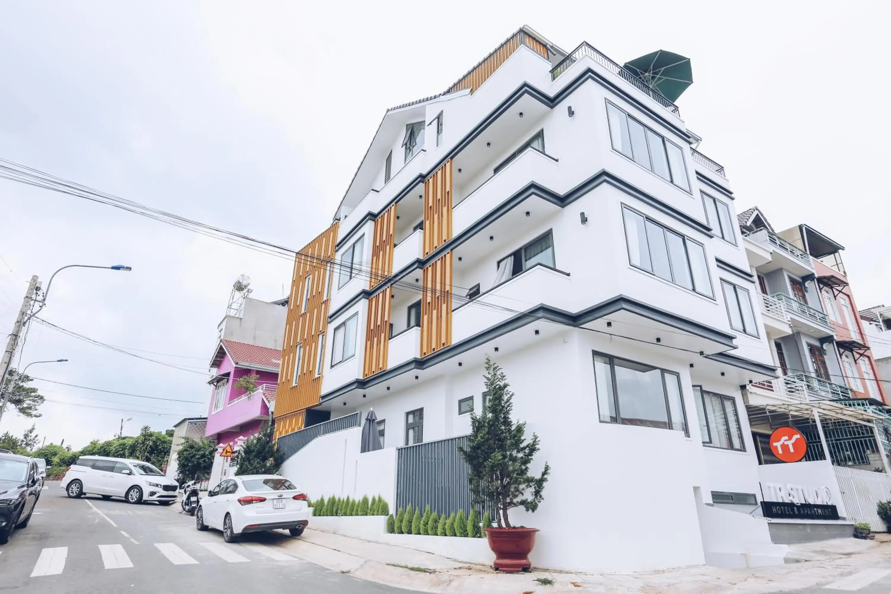 Property building in TTR Studio Apart Hotel Property building in TTR Studio Apart Hotel