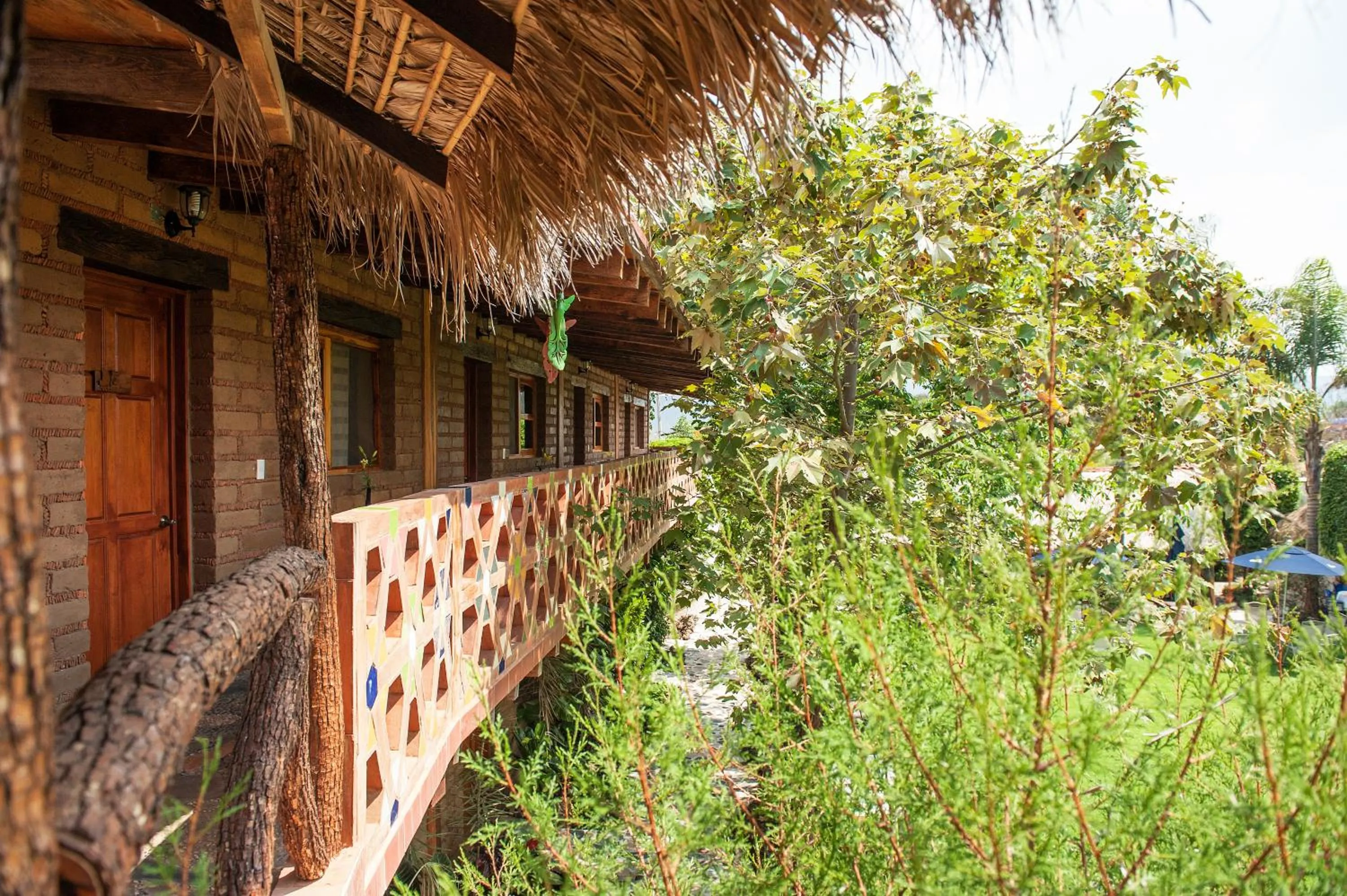 Spring in Paradise Hotel Boutique & Lounge