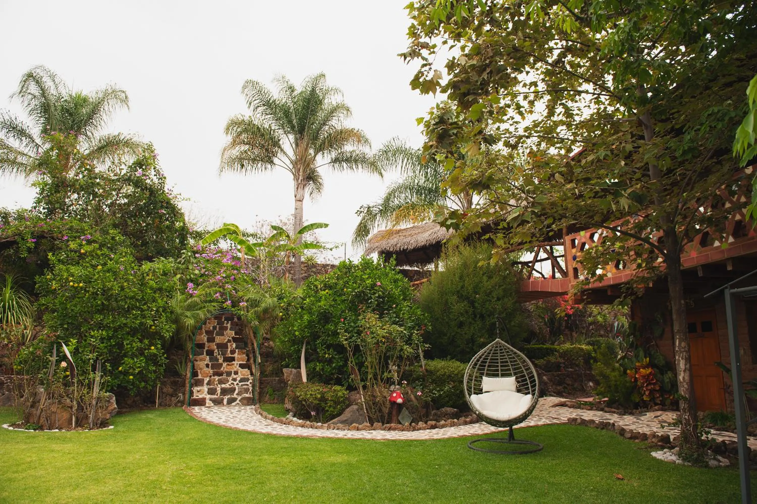 Garden in Paradise Hotel Boutique & Lounge