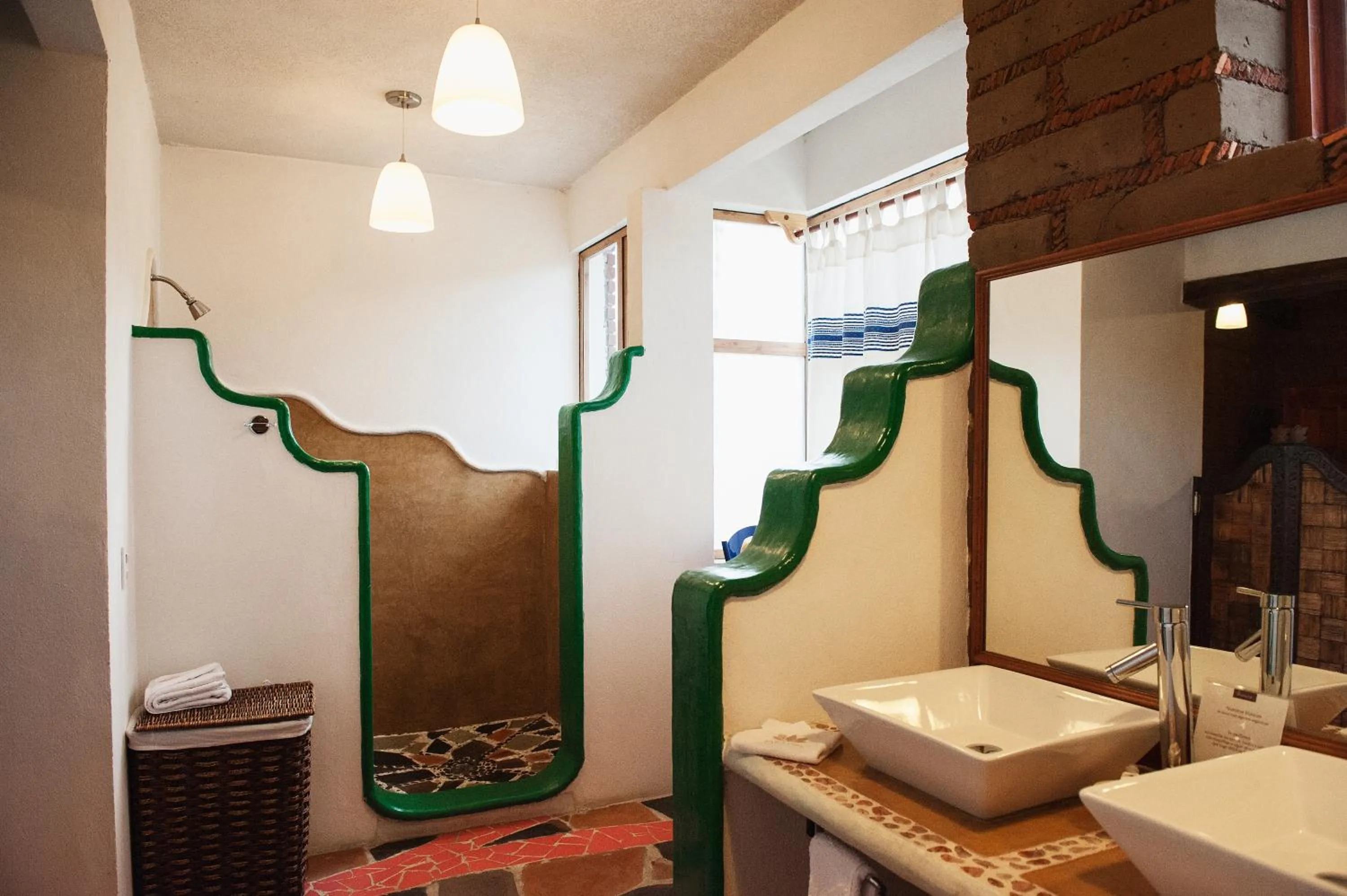 Bathroom in Paradise Hotel Boutique & Lounge