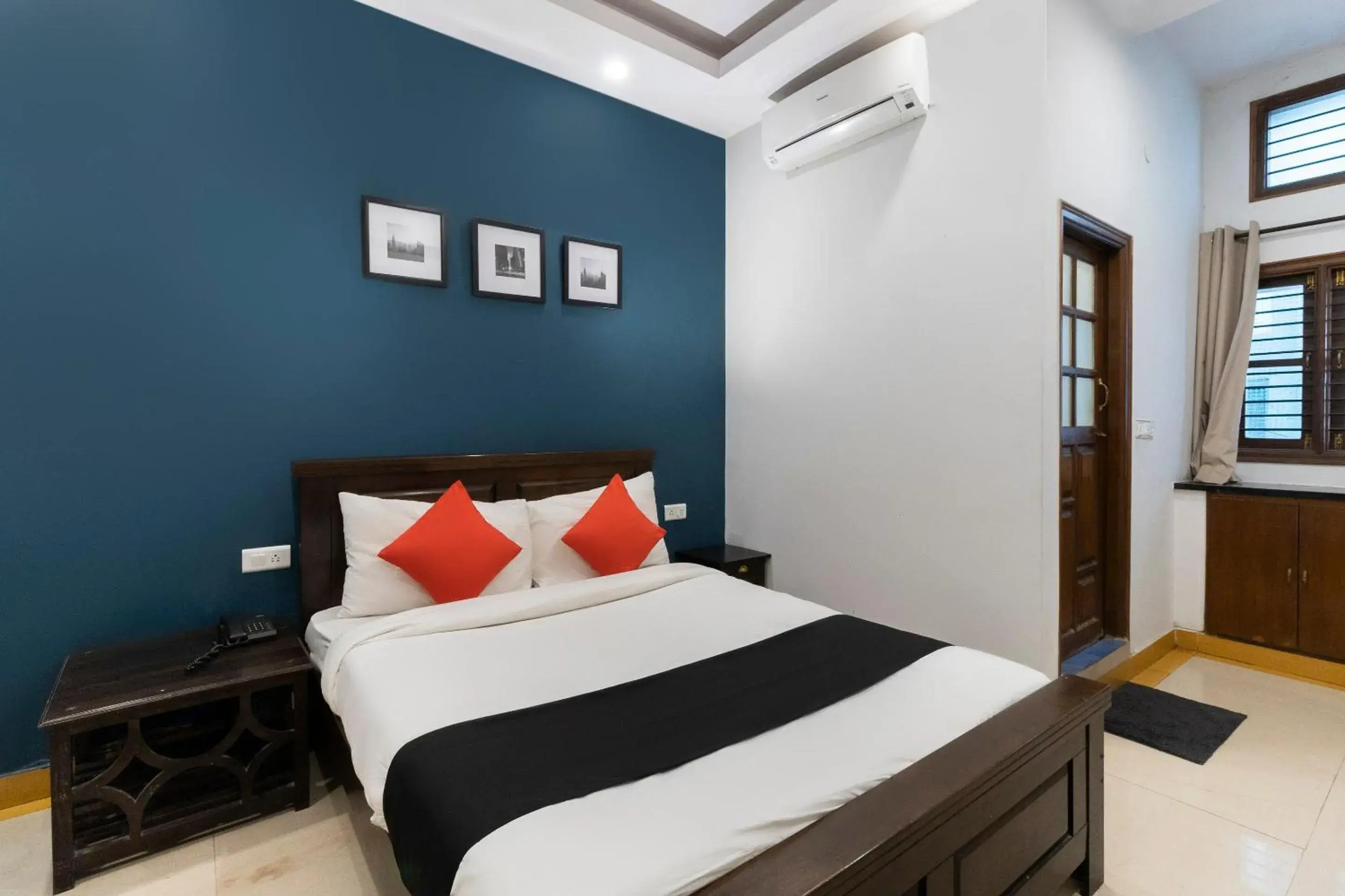 Lobby or reception, Bed in Collection O Victorian Comforts Lobby or reception, Bed in Collection O Victorian Comforts