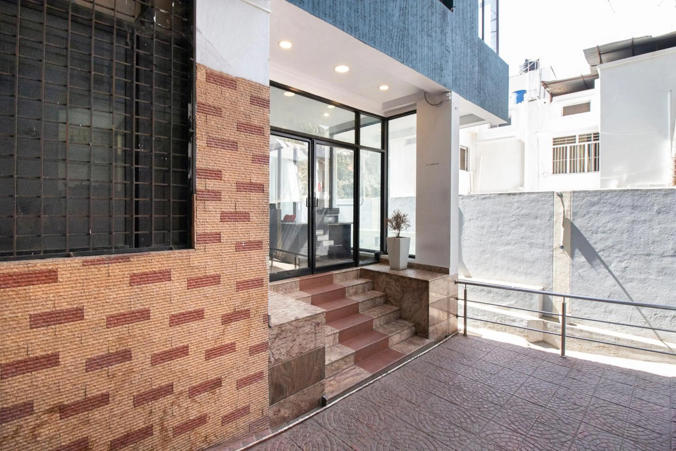 Facade/entrance in Collection O Victorian Comforts