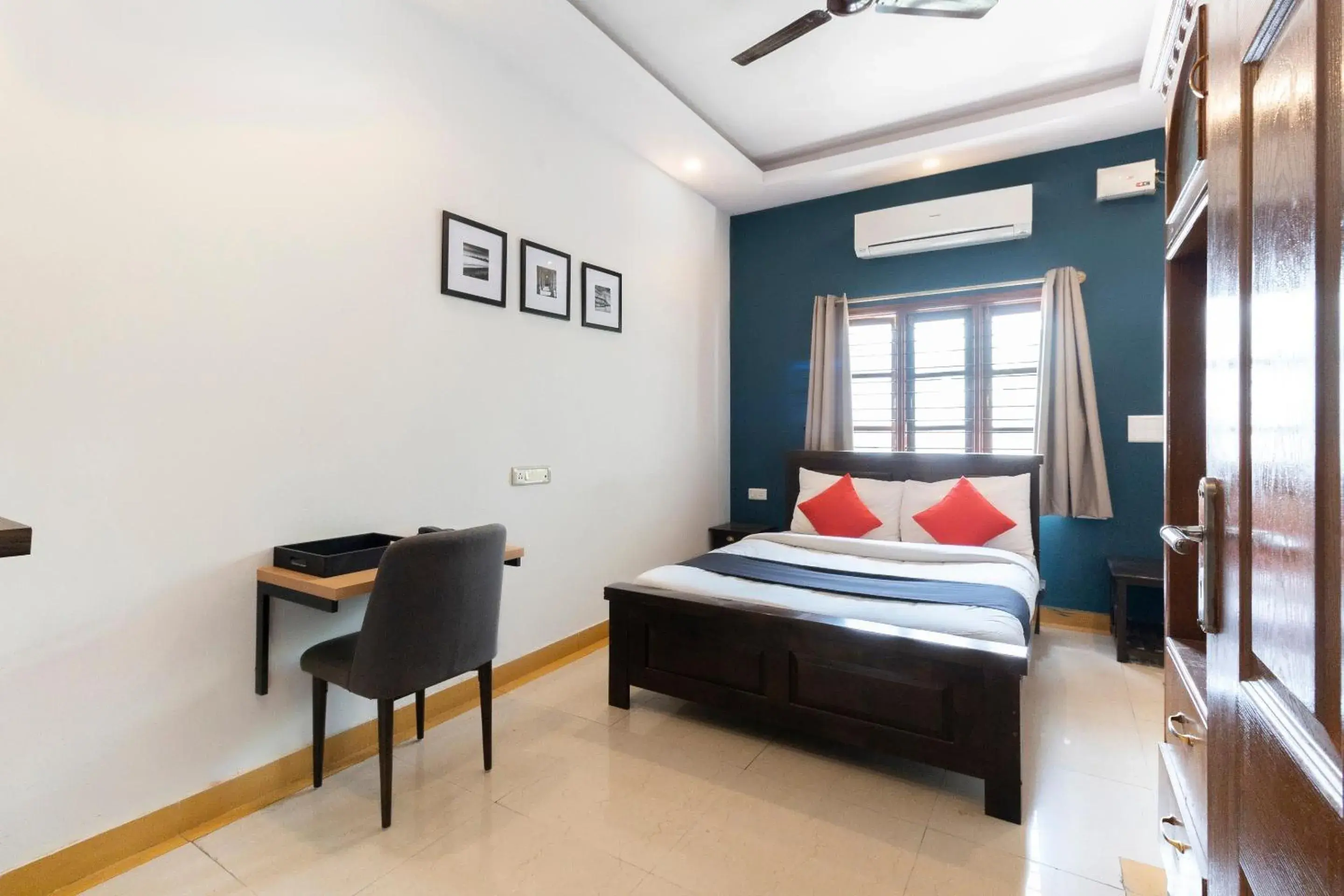 Bedroom, Bed in Collection O Victorian Comforts Bedroom, Bed in Collection O Victorian Comforts