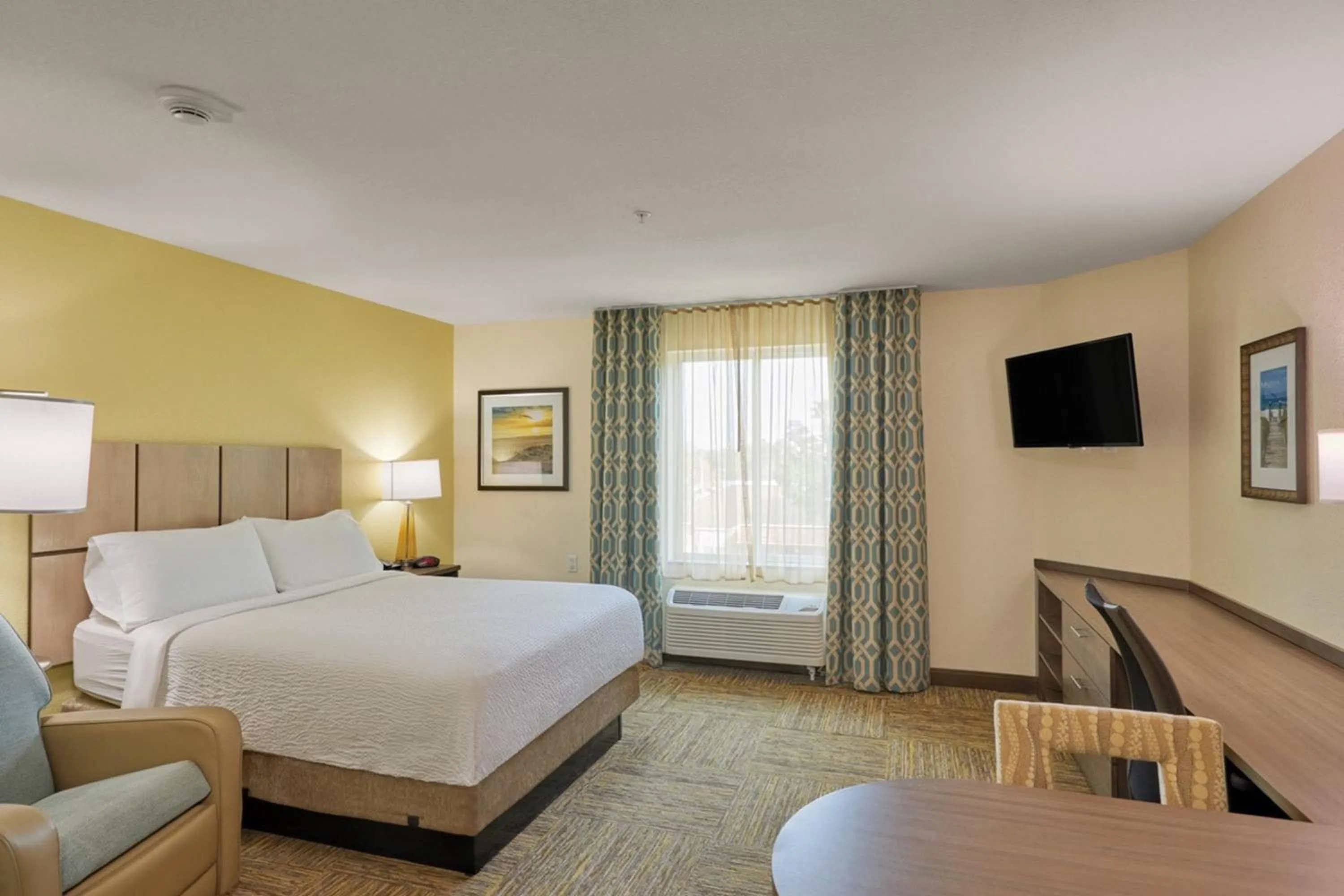 Photo of the whole room, Bed in Candlewood Suites - Panama City Beach Pier Park by IHG