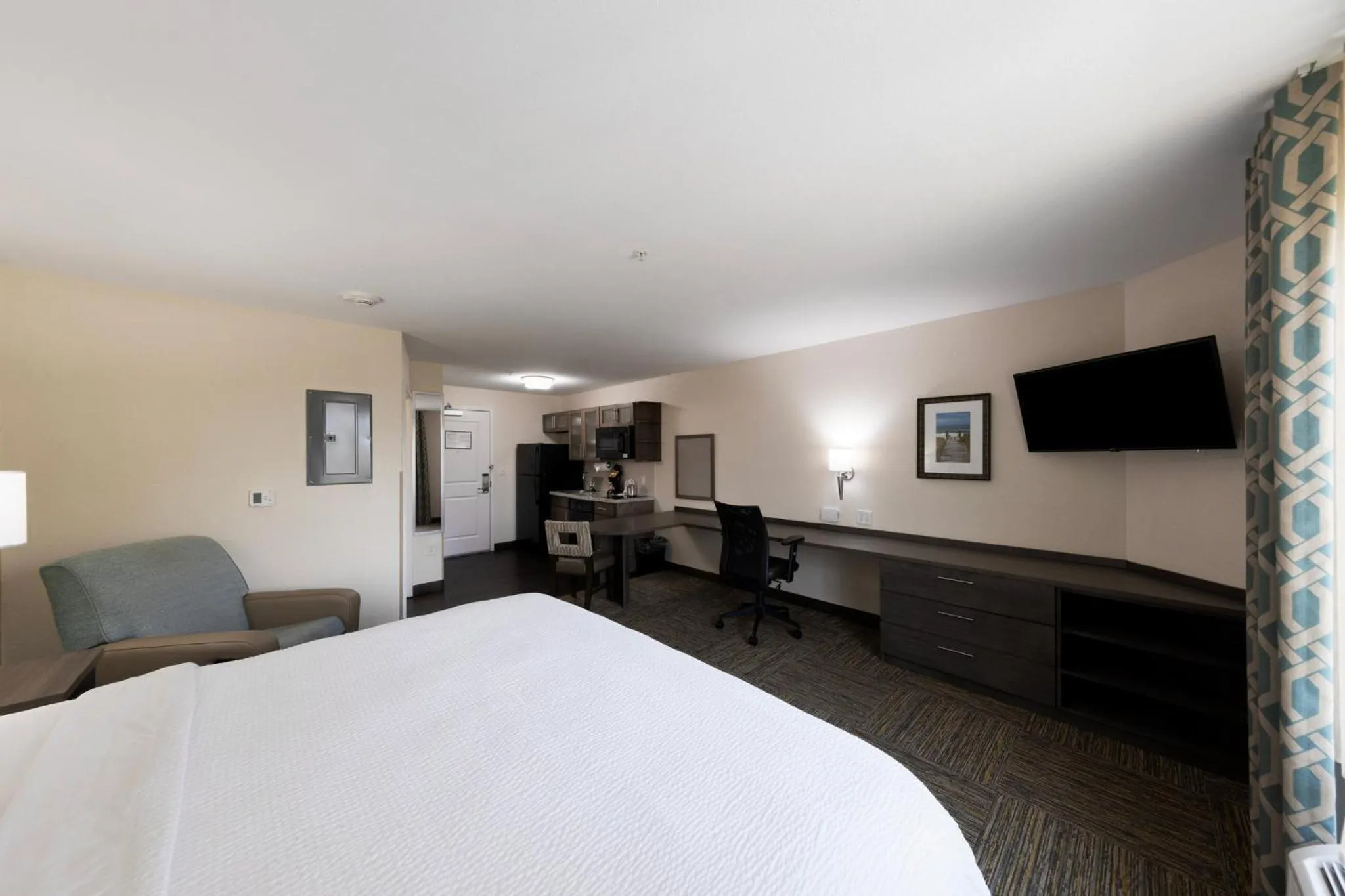 Photo of the whole room, Bed in Candlewood Suites - Panama City Beach Pier Park by IHG