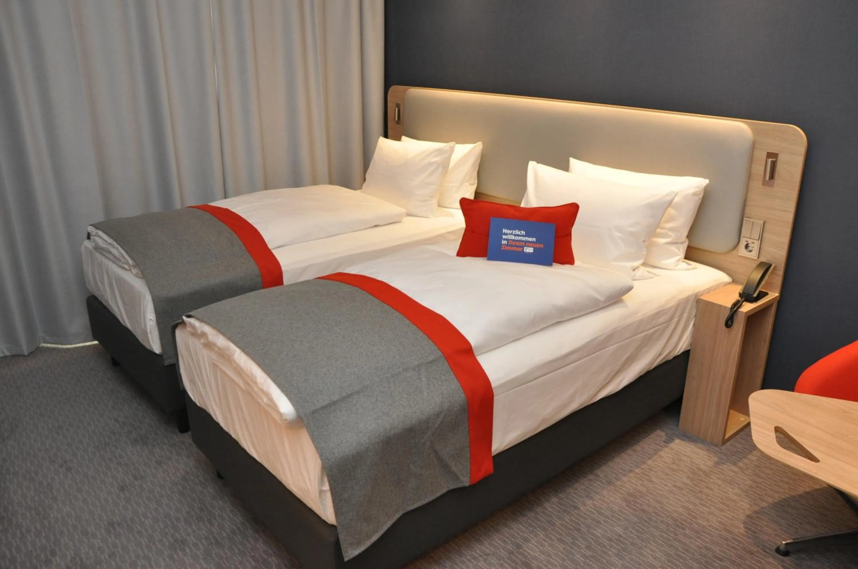 Photo of the whole room, Bed in Holiday Inn Express - Sindelfingen by IHG