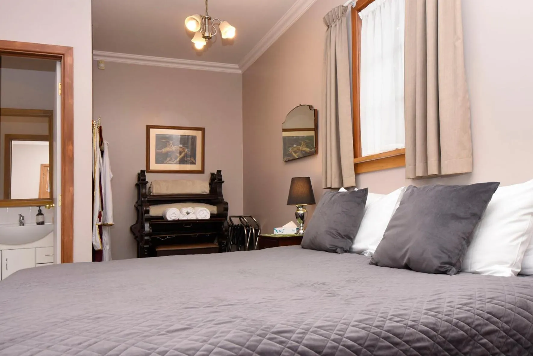 Bed in Te Anau Lodge