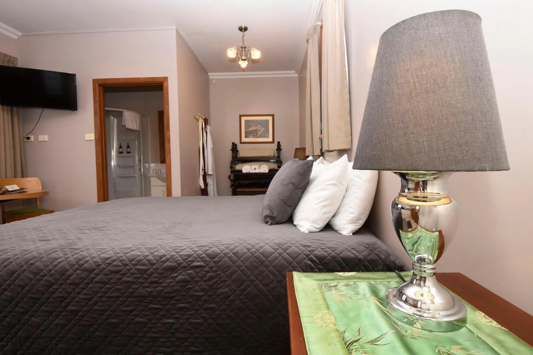 Bed in Te Anau Lodge