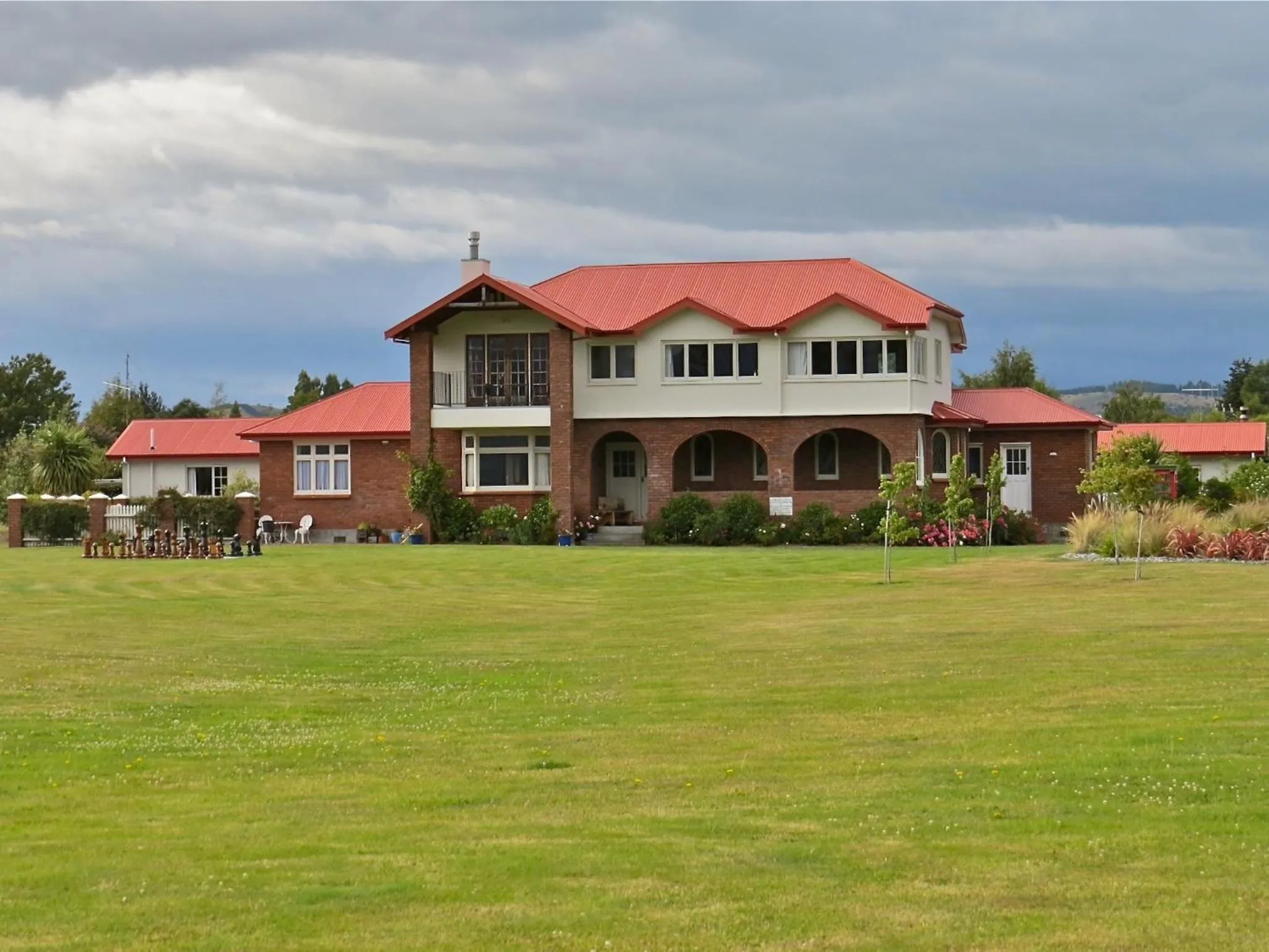 Facade/entrance in Te Anau Lodge