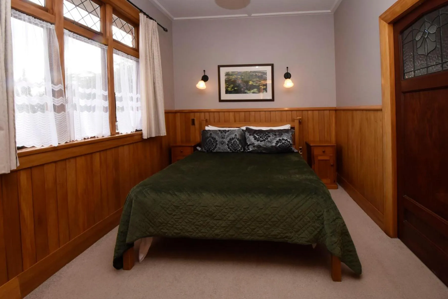 Bed in Te Anau Lodge