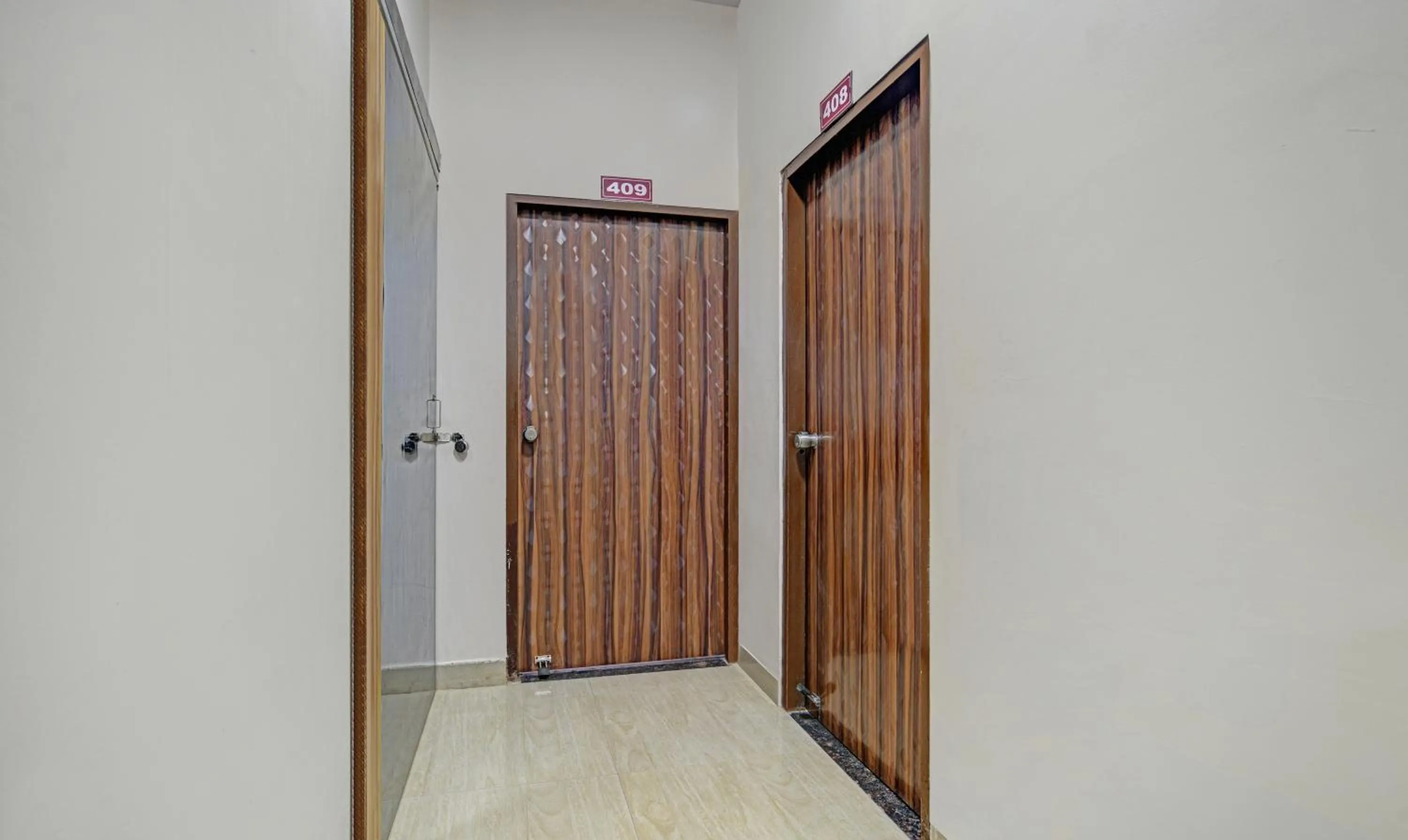 Lobby or reception in Treebo Alankar Hoshangabad Road