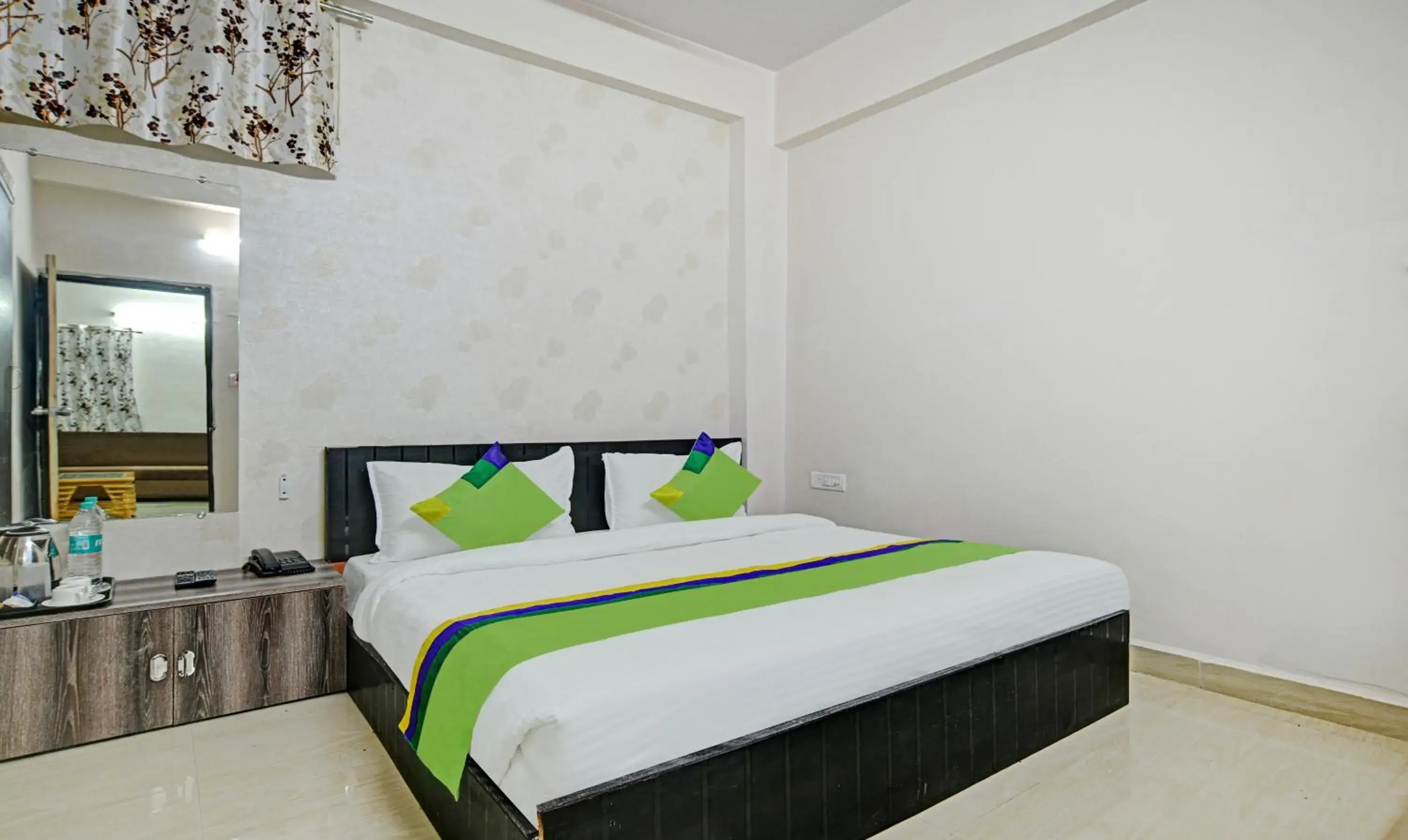 Economy Double Room - single occupancy in Treebo Alankar Hoshangabad Road Economy Double Room - single occupancy in Treebo Alankar Hoshangabad Road