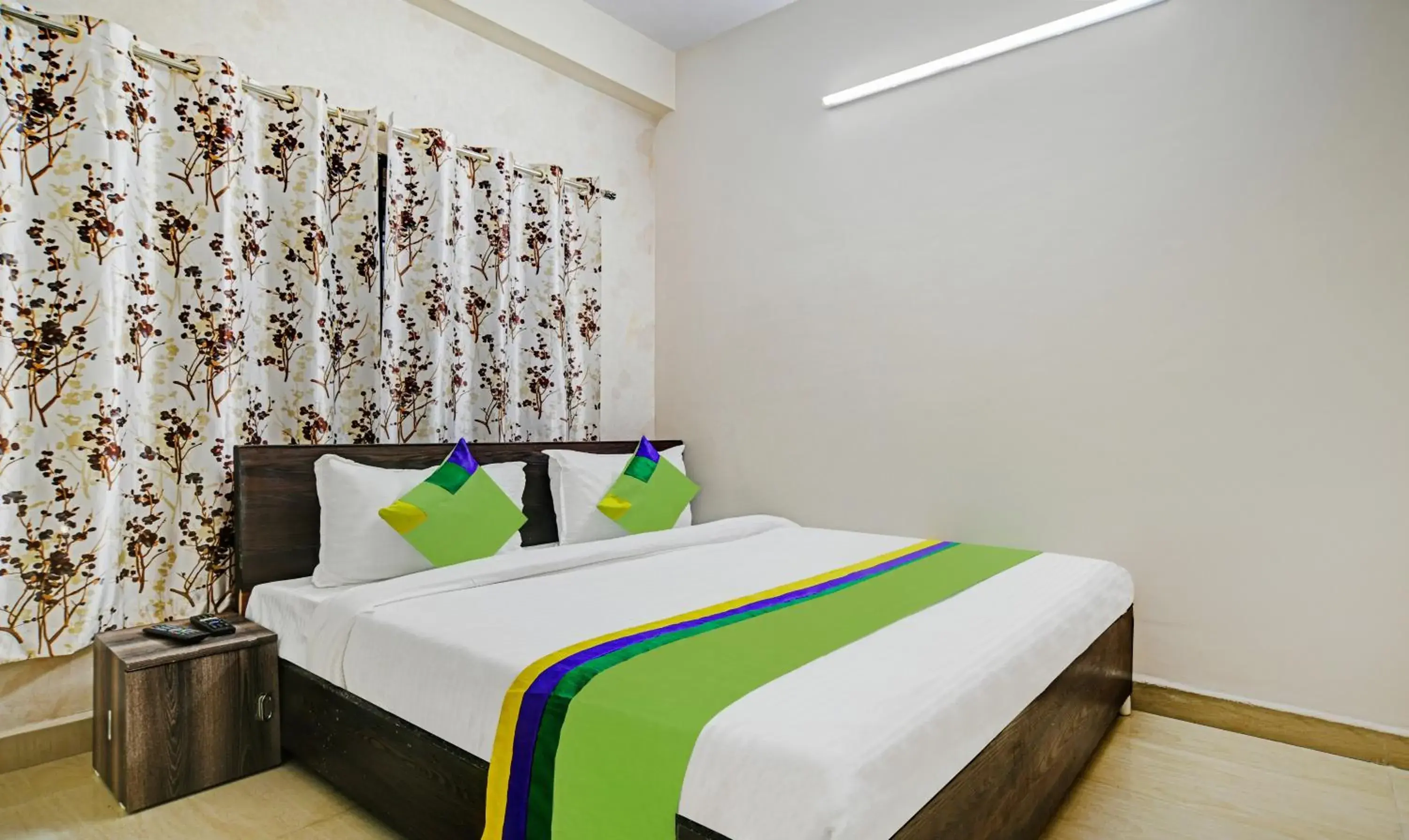 Standard Double Room - single occupancy in Treebo Alankar Hoshangabad Road Standard Double Room - single occupancy in Treebo Alankar Hoshangabad Road