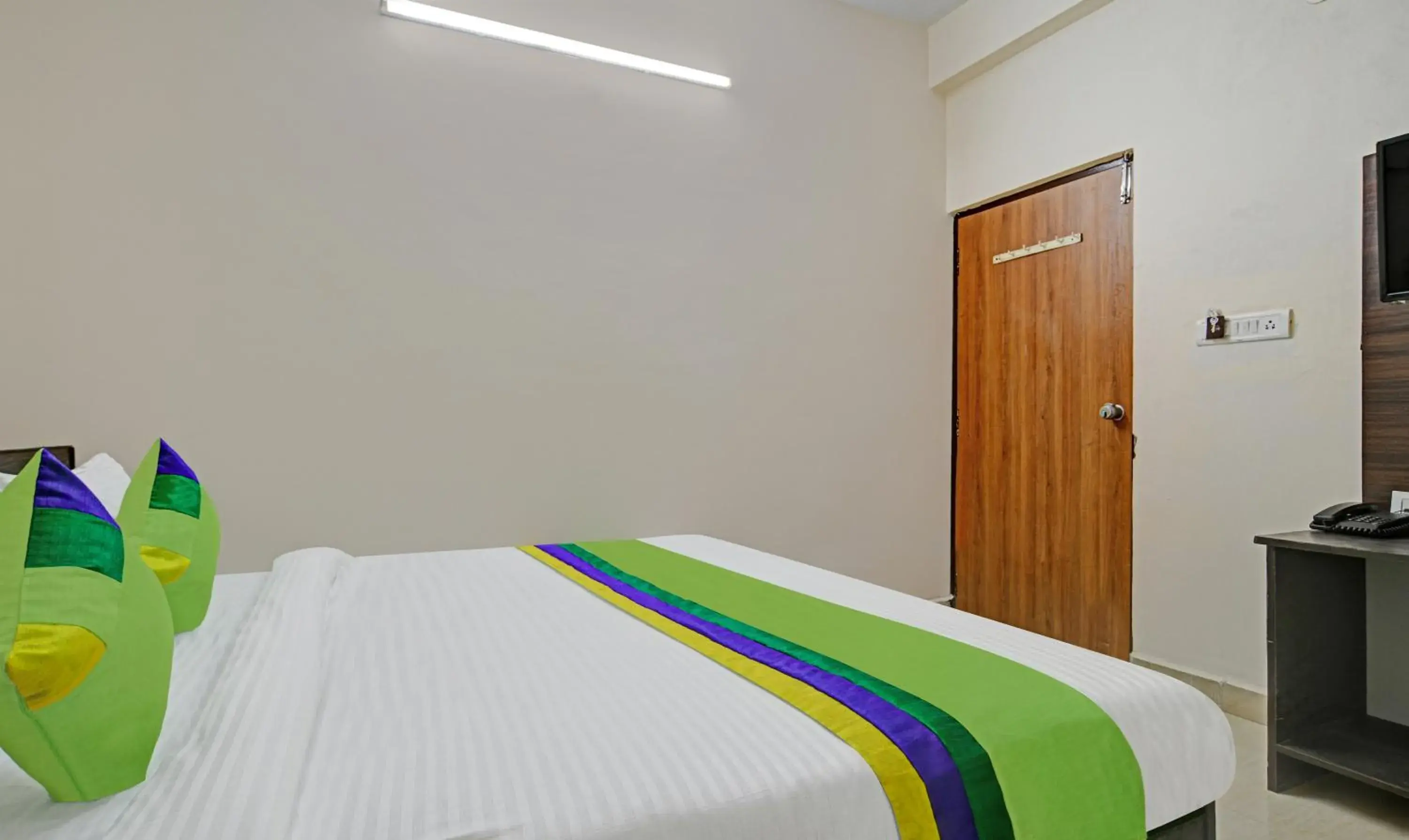 Bedroom in Treebo Alankar Hoshangabad Road Bedroom in Treebo Alankar Hoshangabad Road