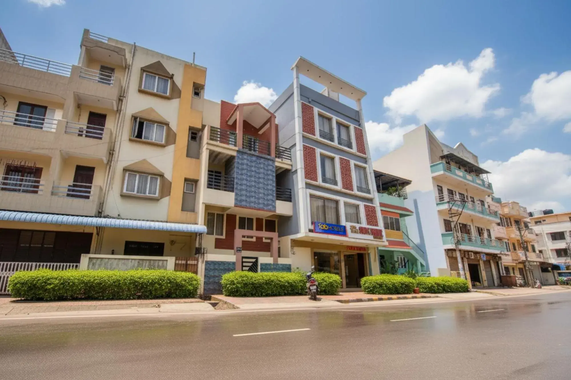 Property building in Via Sunshine Regency Property building in Via Sunshine Regency