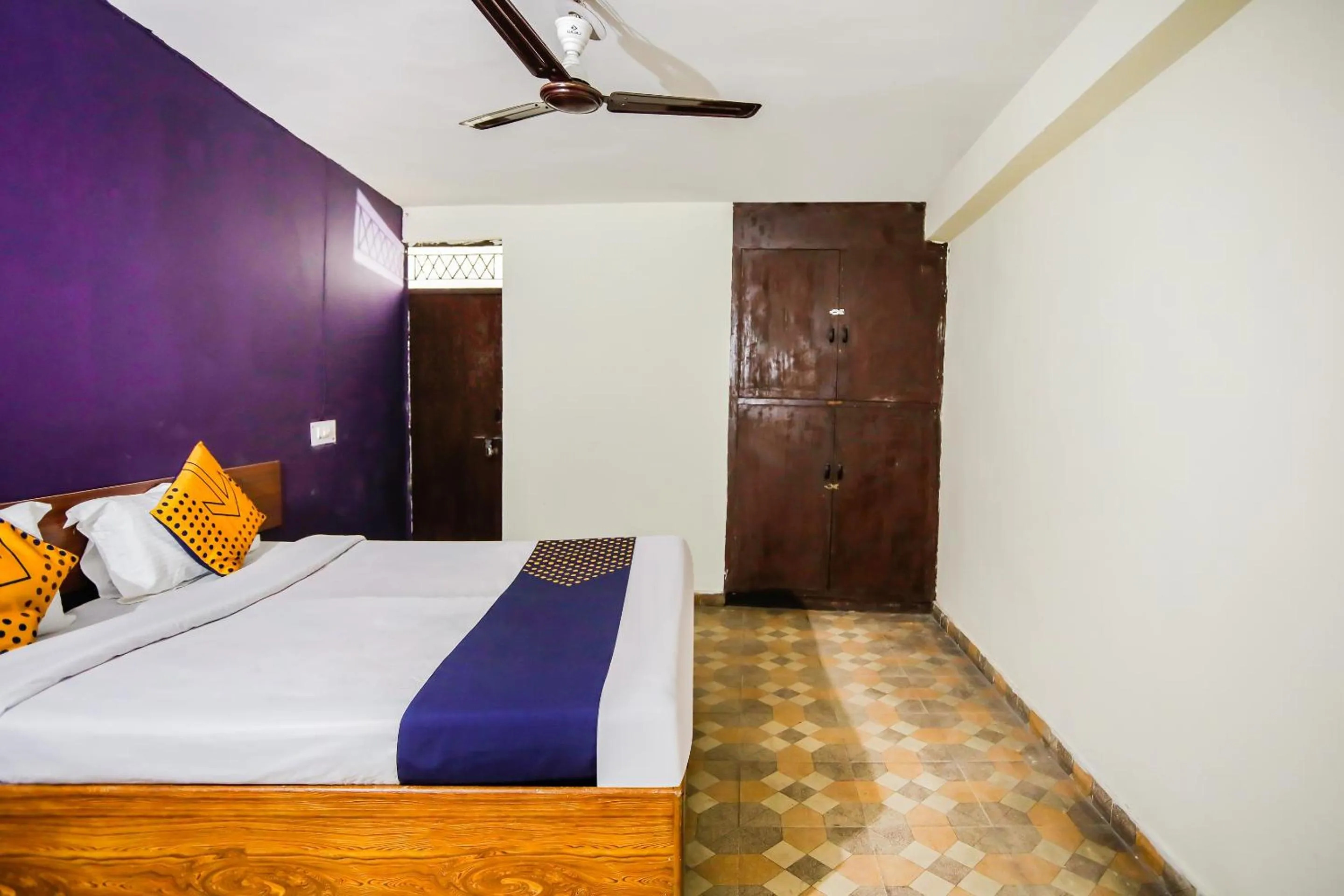 Bedroom, Bed in SPOT ON Hotel Harry's 1 Near Select Citywalk Mall