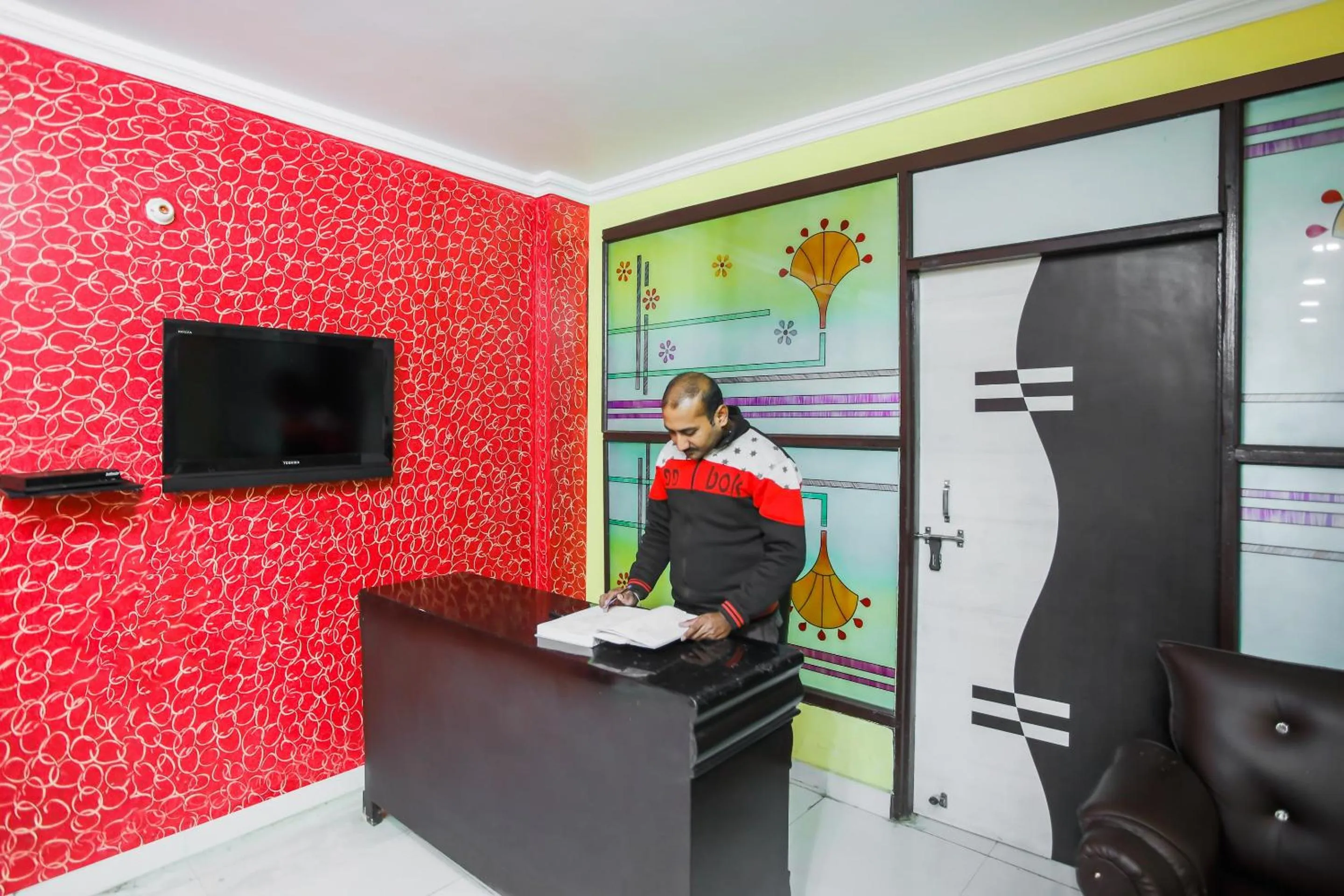 Lobby or reception in SPOT ON Hotel Harry's 1 Near Select Citywalk Mall