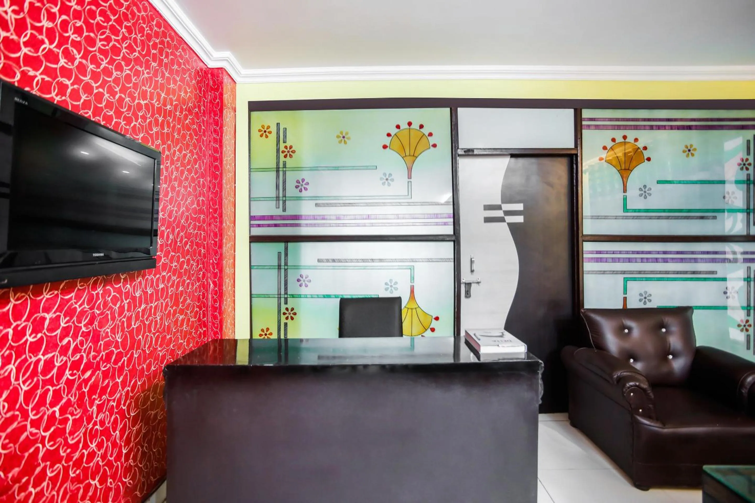 Lobby or reception in SPOT ON Hotel Harry's 1 Near Select Citywalk Mall