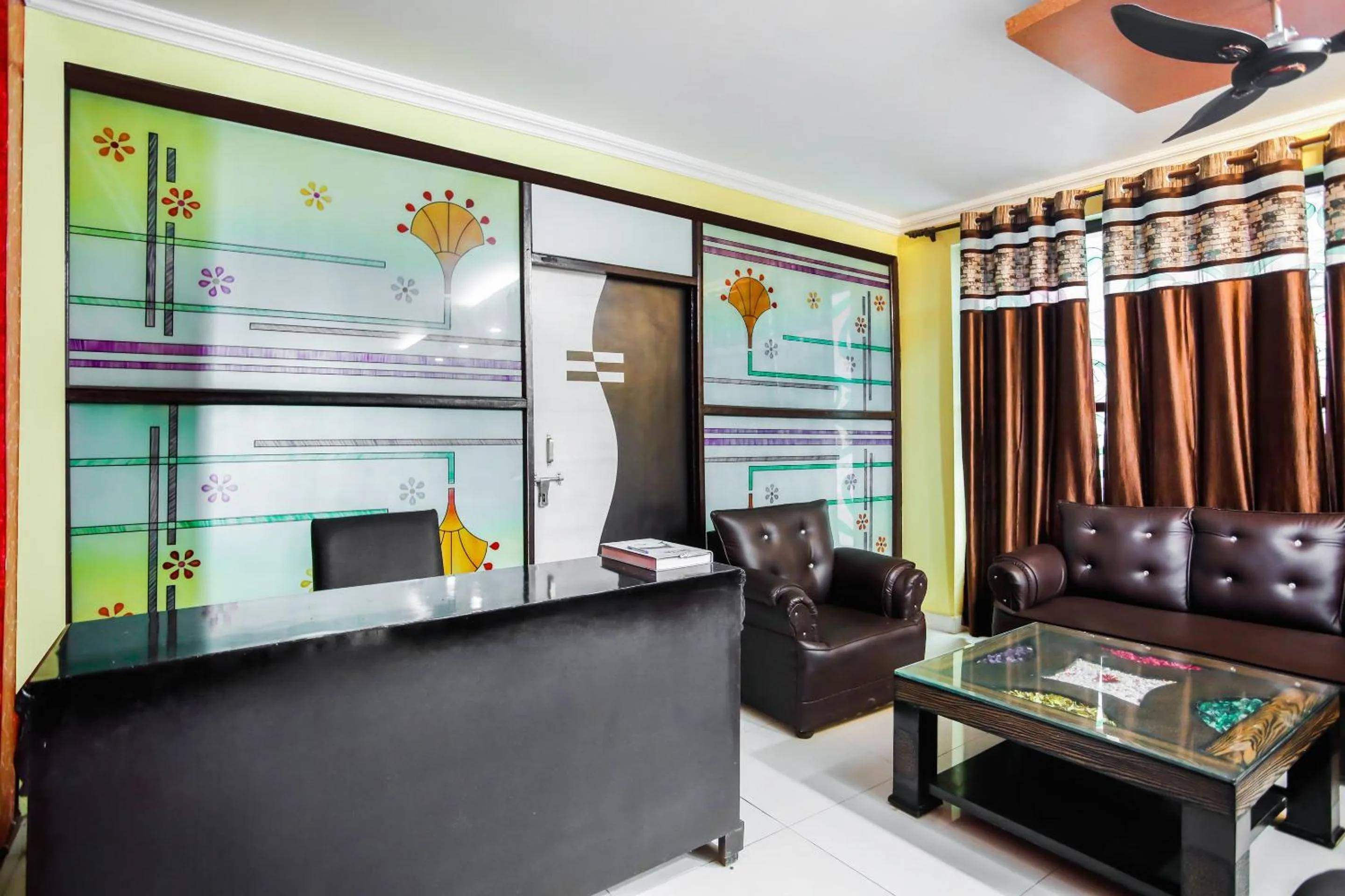 Lobby or reception in SPOT ON Hotel Harry's 1 Near Select Citywalk Mall