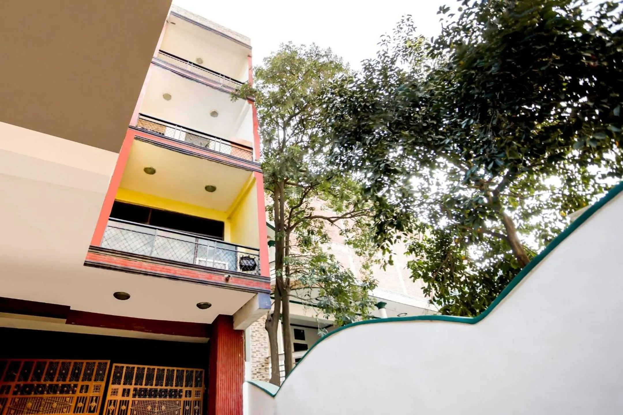 Facade/entrance in SPOT ON Hotel Harry's 1 Near Select Citywalk Mall