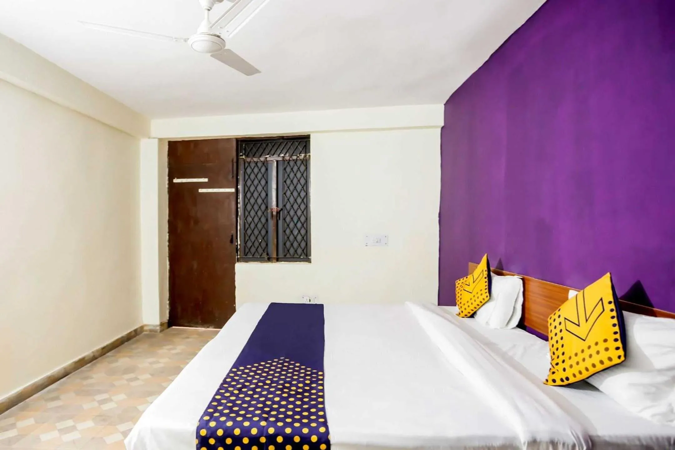 Bedroom, Bed in SPOT ON Hotel Harry's 1 Near Select Citywalk Mall