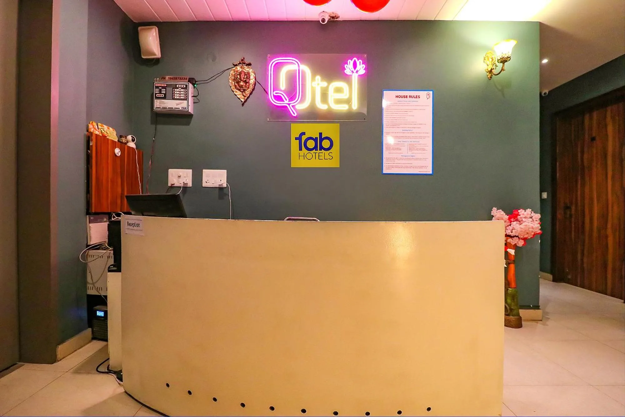 Lobby or reception in FabHotel Maxx Inn