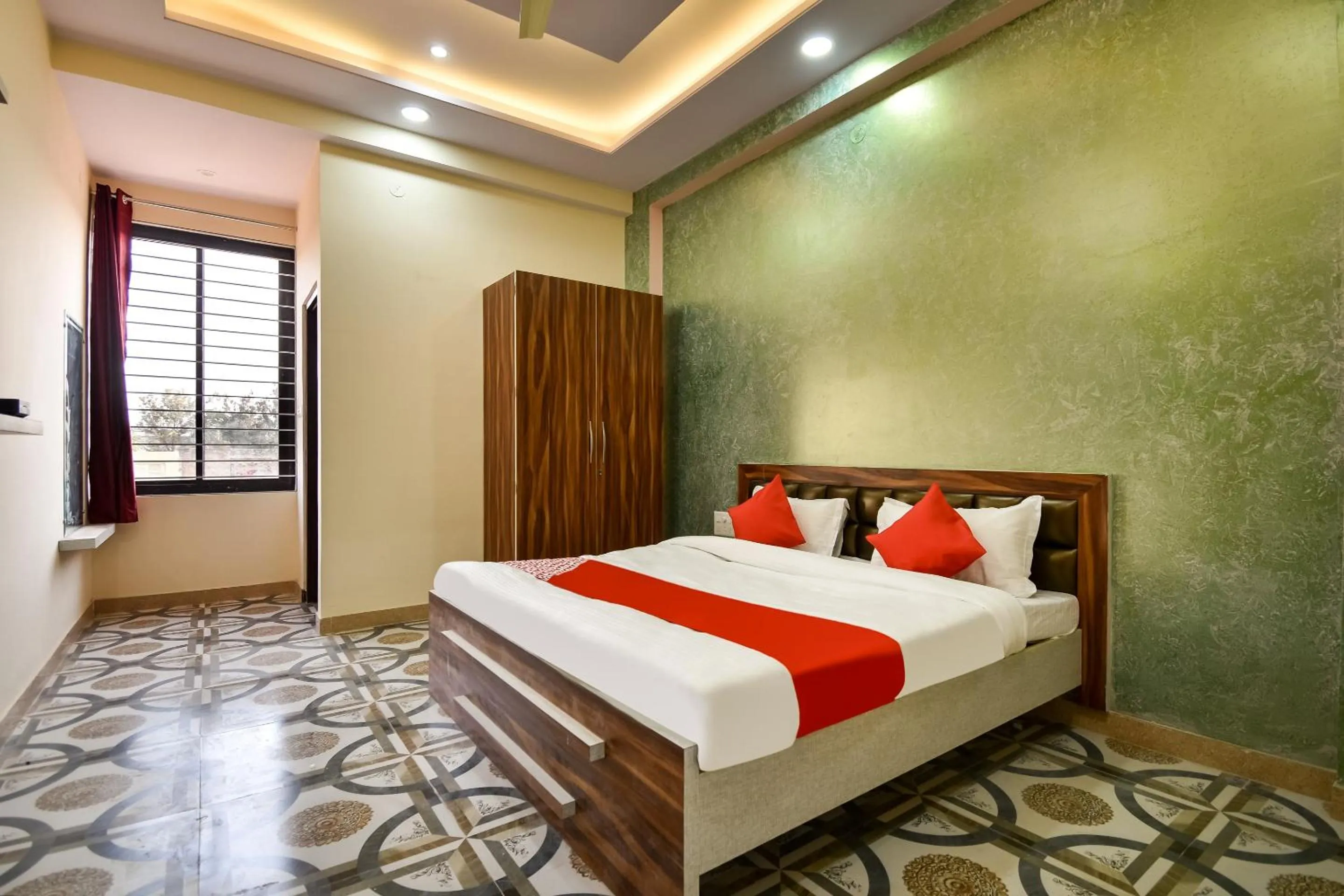 Bedroom in OYO 70183 Sai Kripa Lodging