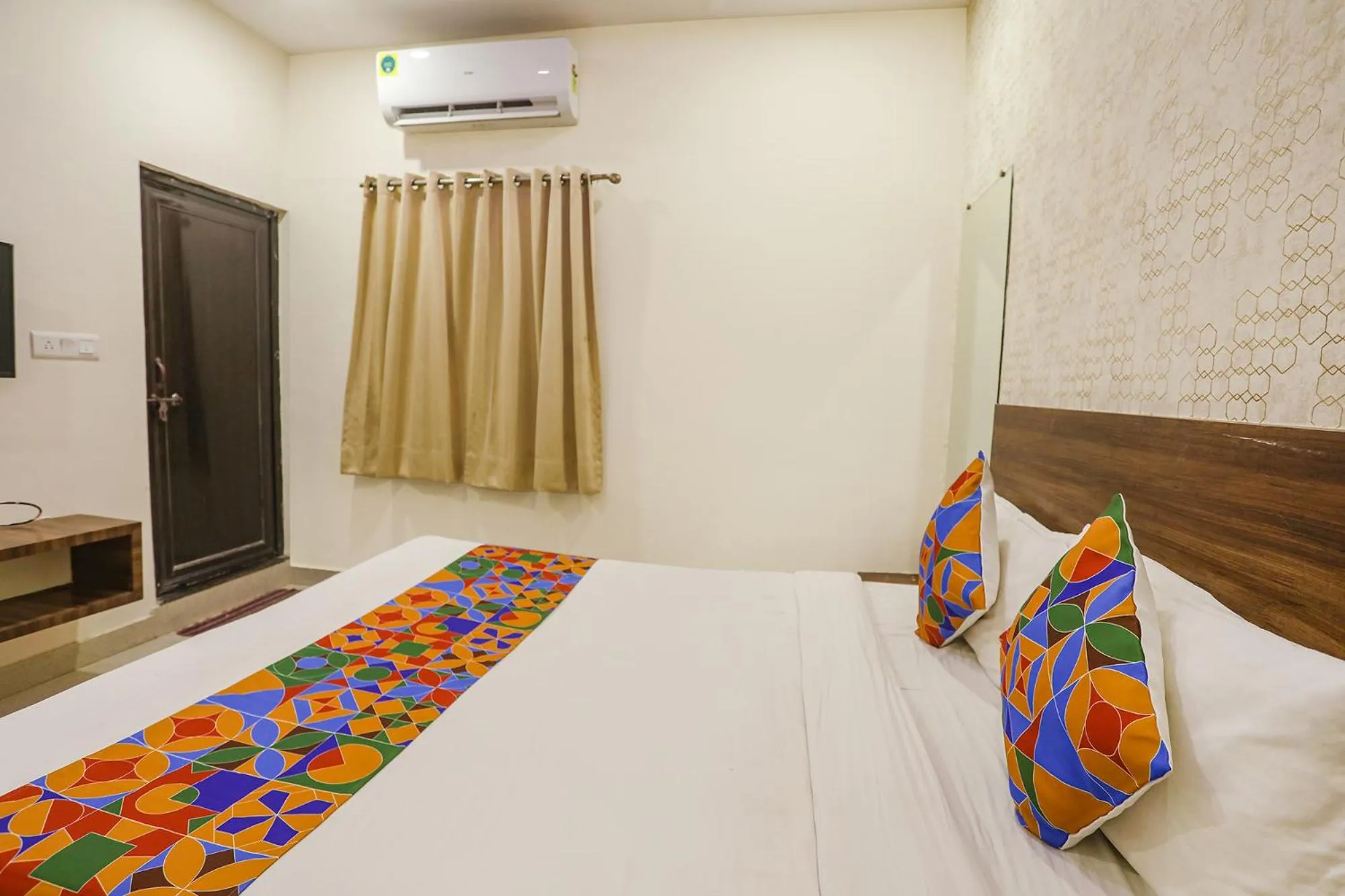 Bed in TRPOTELS Prince Mama