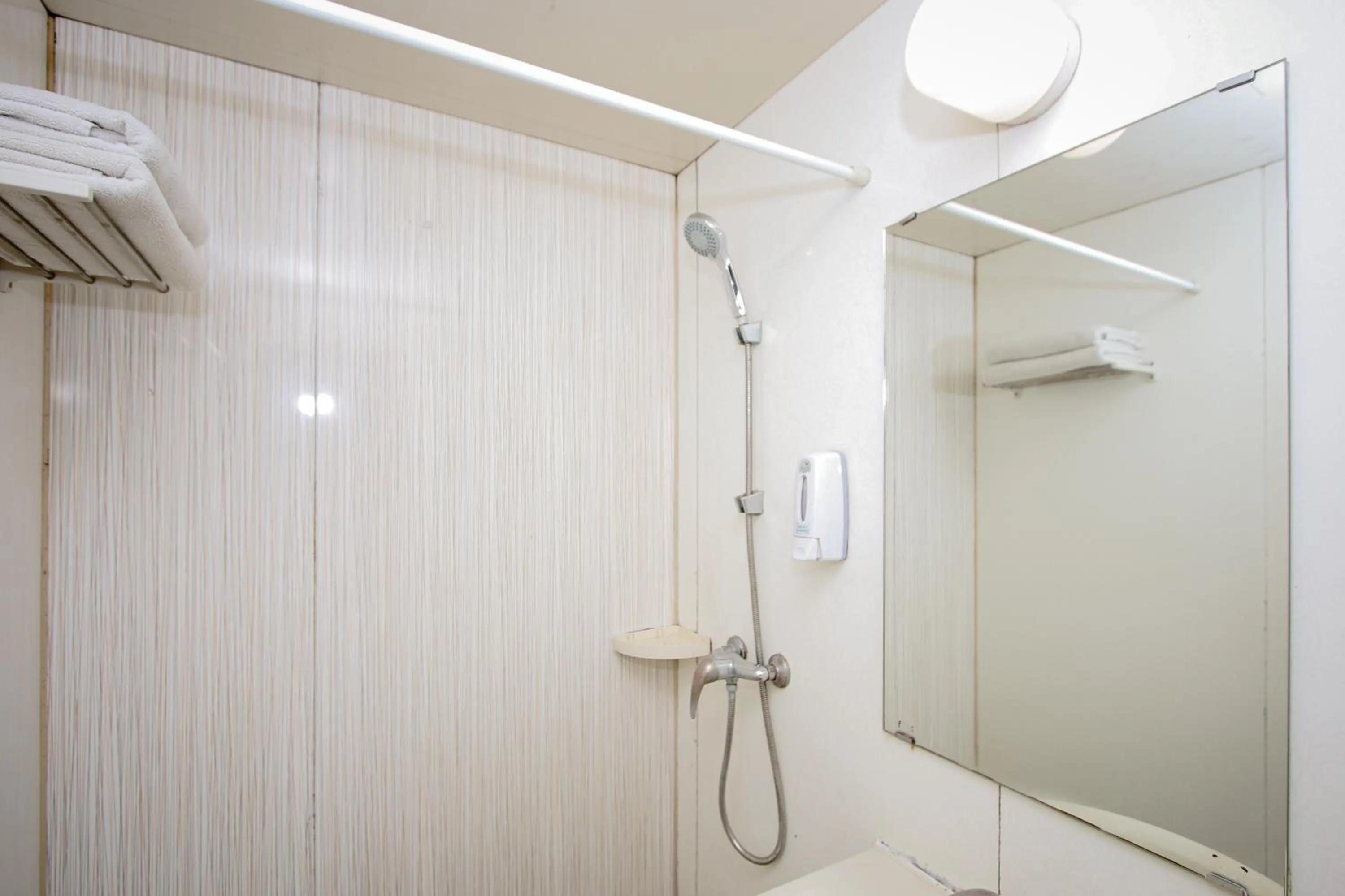 Bathroom in Zodiak Asia Afrika by KAGUM Hotels