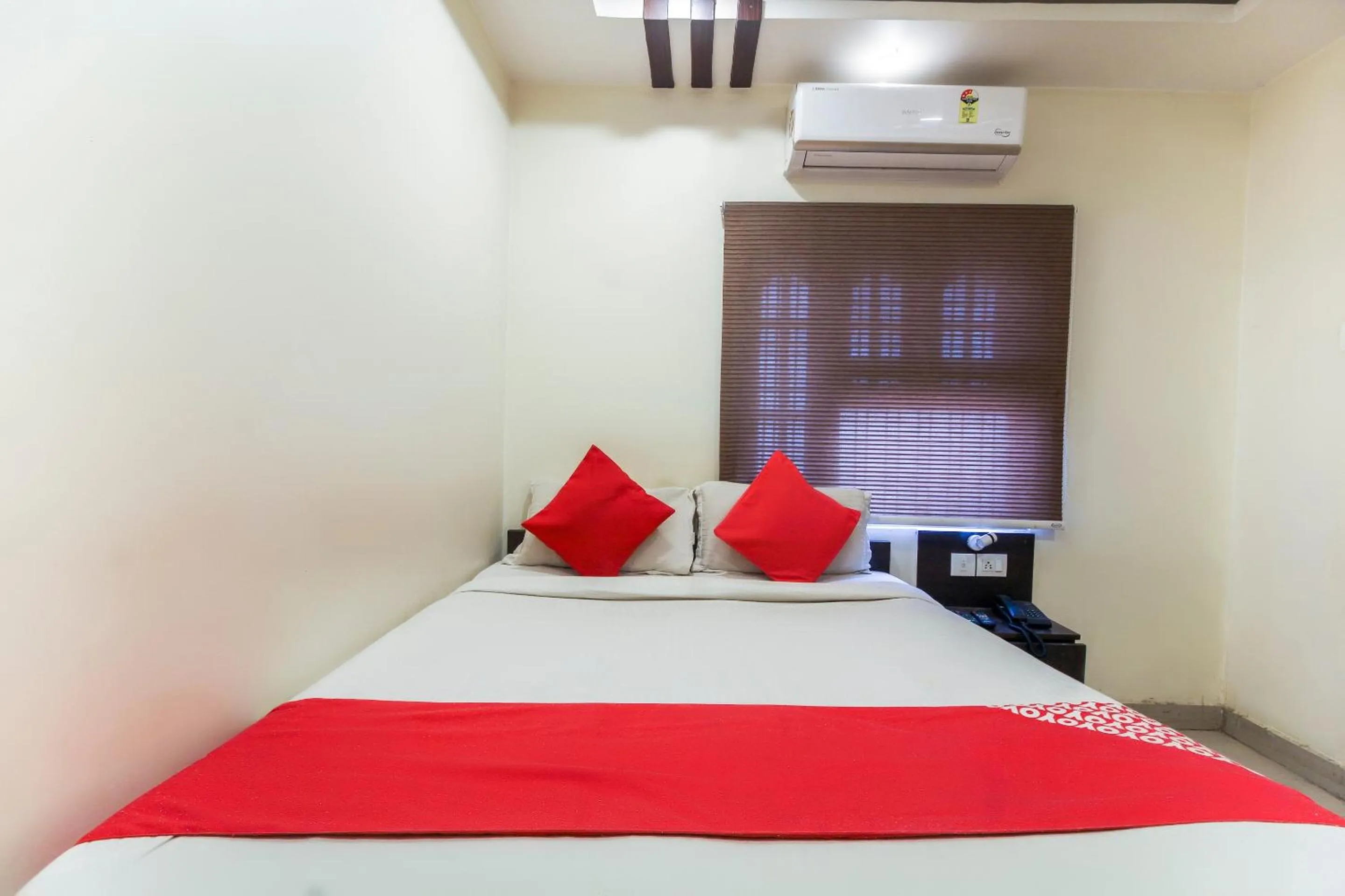 Bedroom, Bed in Hotel O Sri Harsha Residency Near JNTU Metro