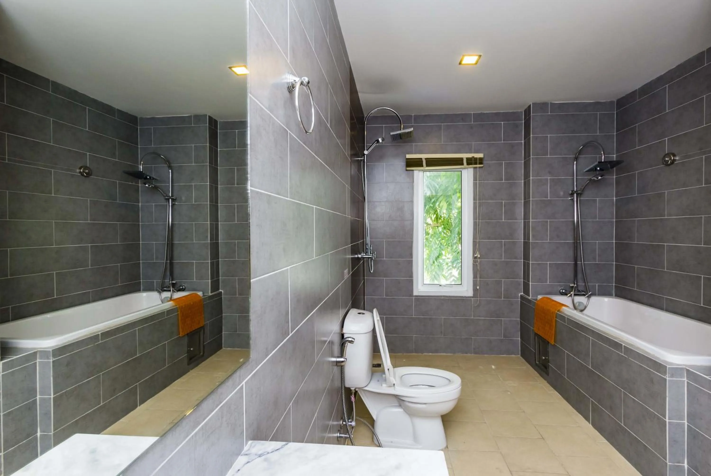 Bathroom in Baan Lukkan Patong Resort