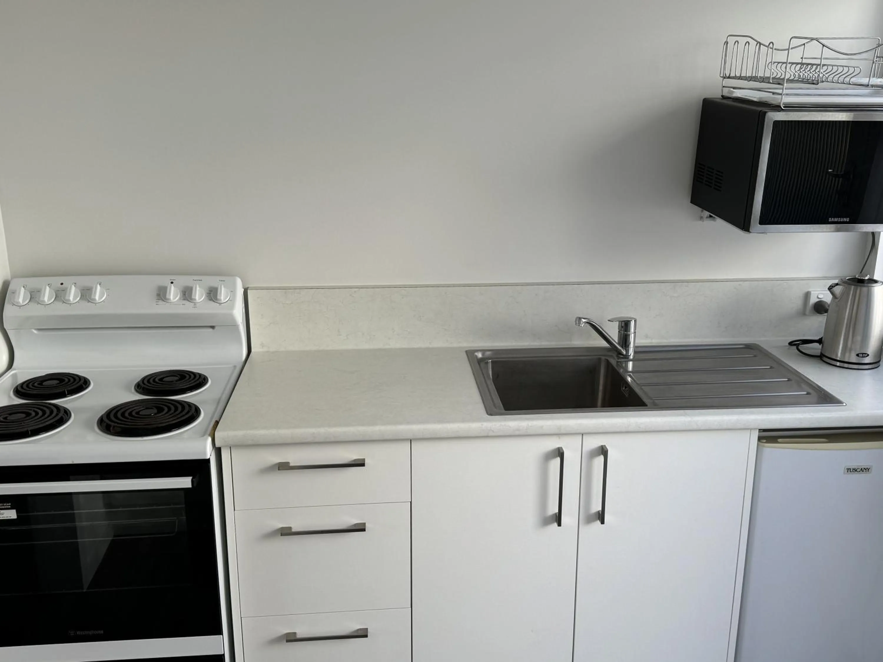 kitchen in Diplomat Motel