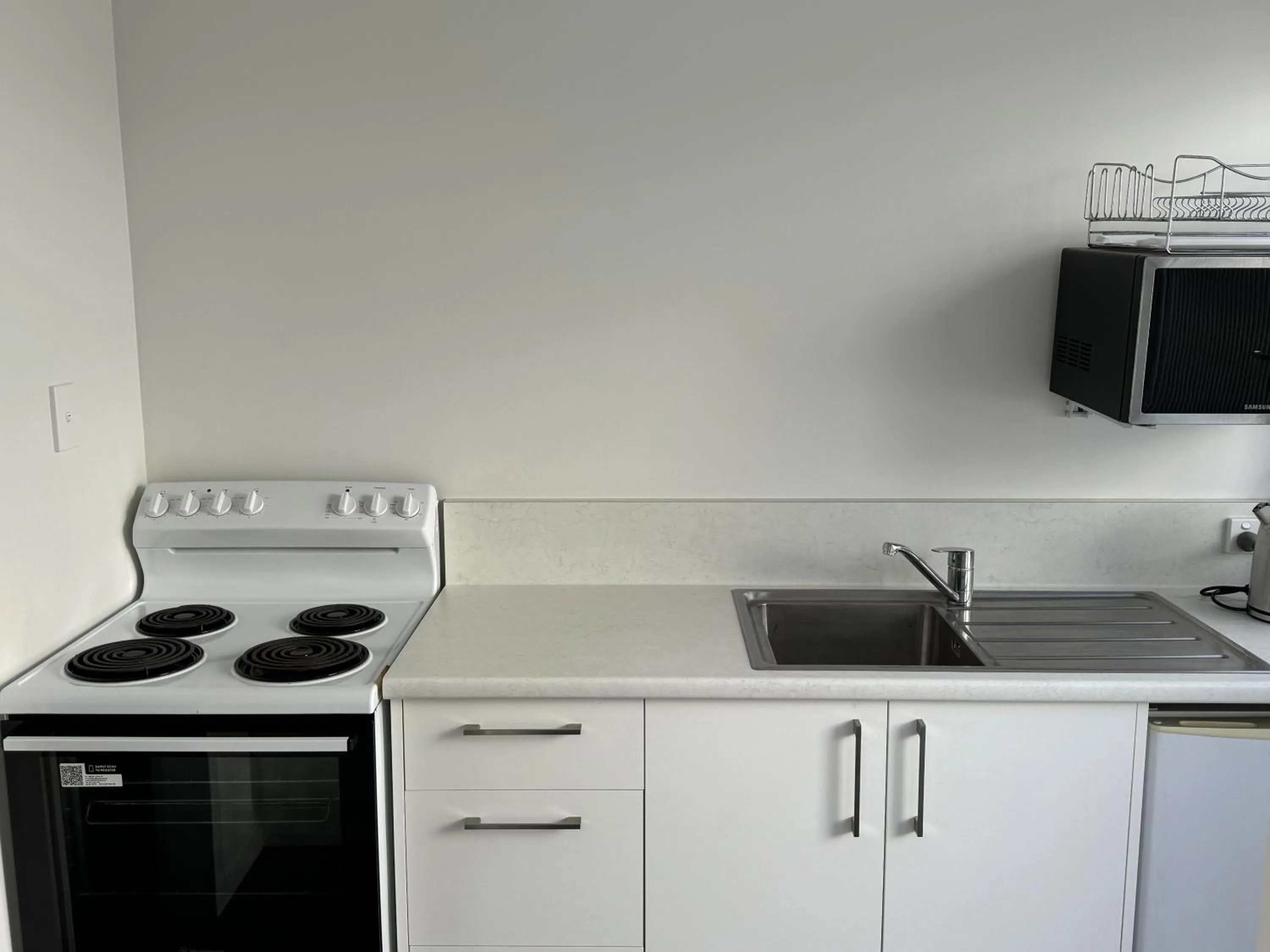 kitchen in Diplomat Motel