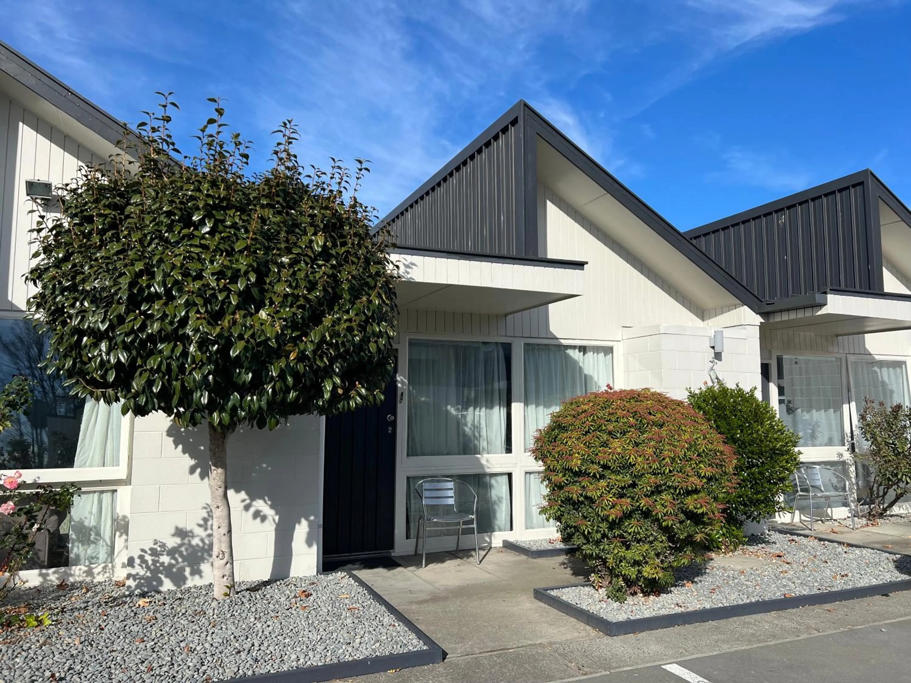 Property building in Diplomat Motel