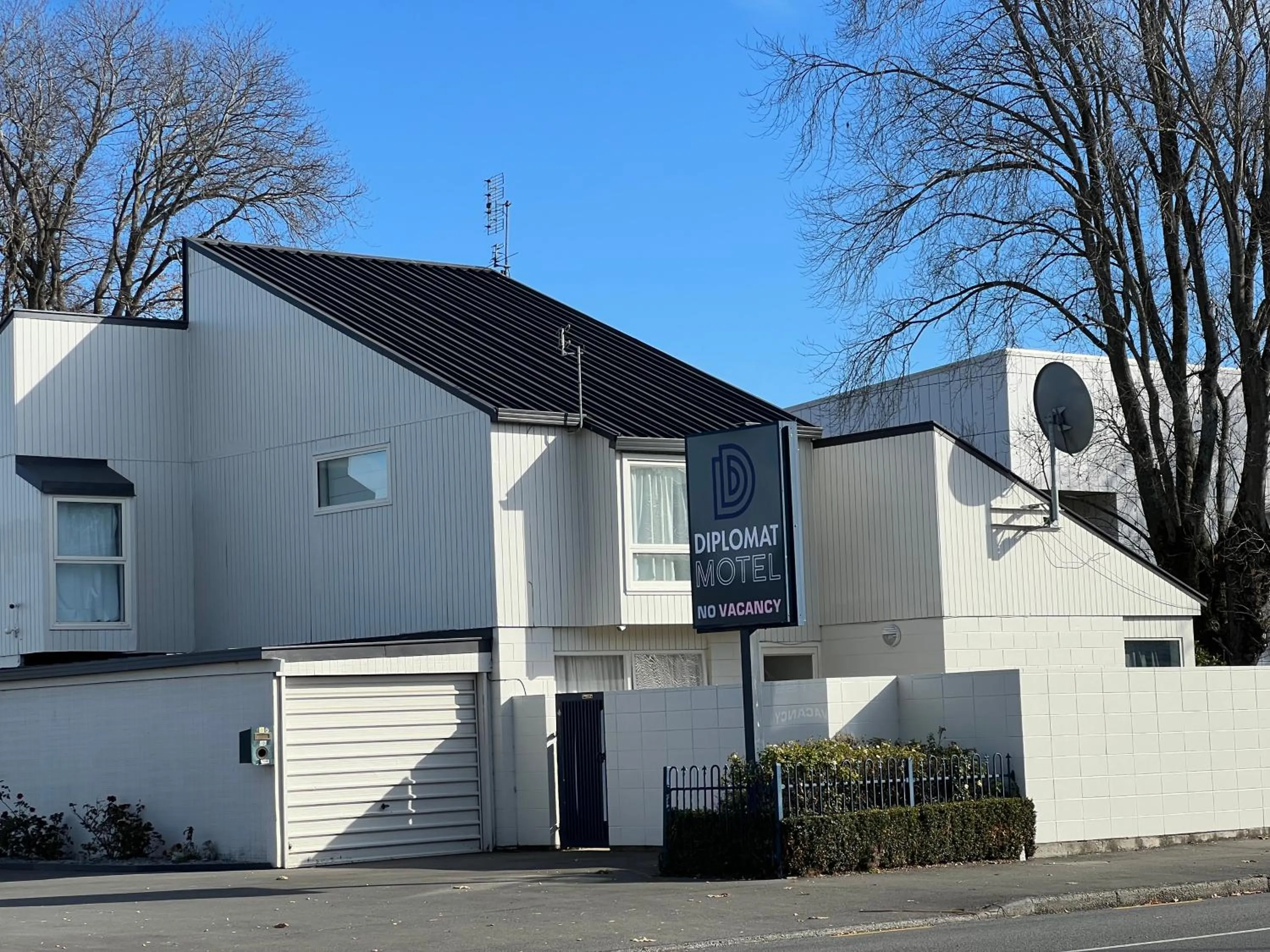 Property building in Diplomat Motel