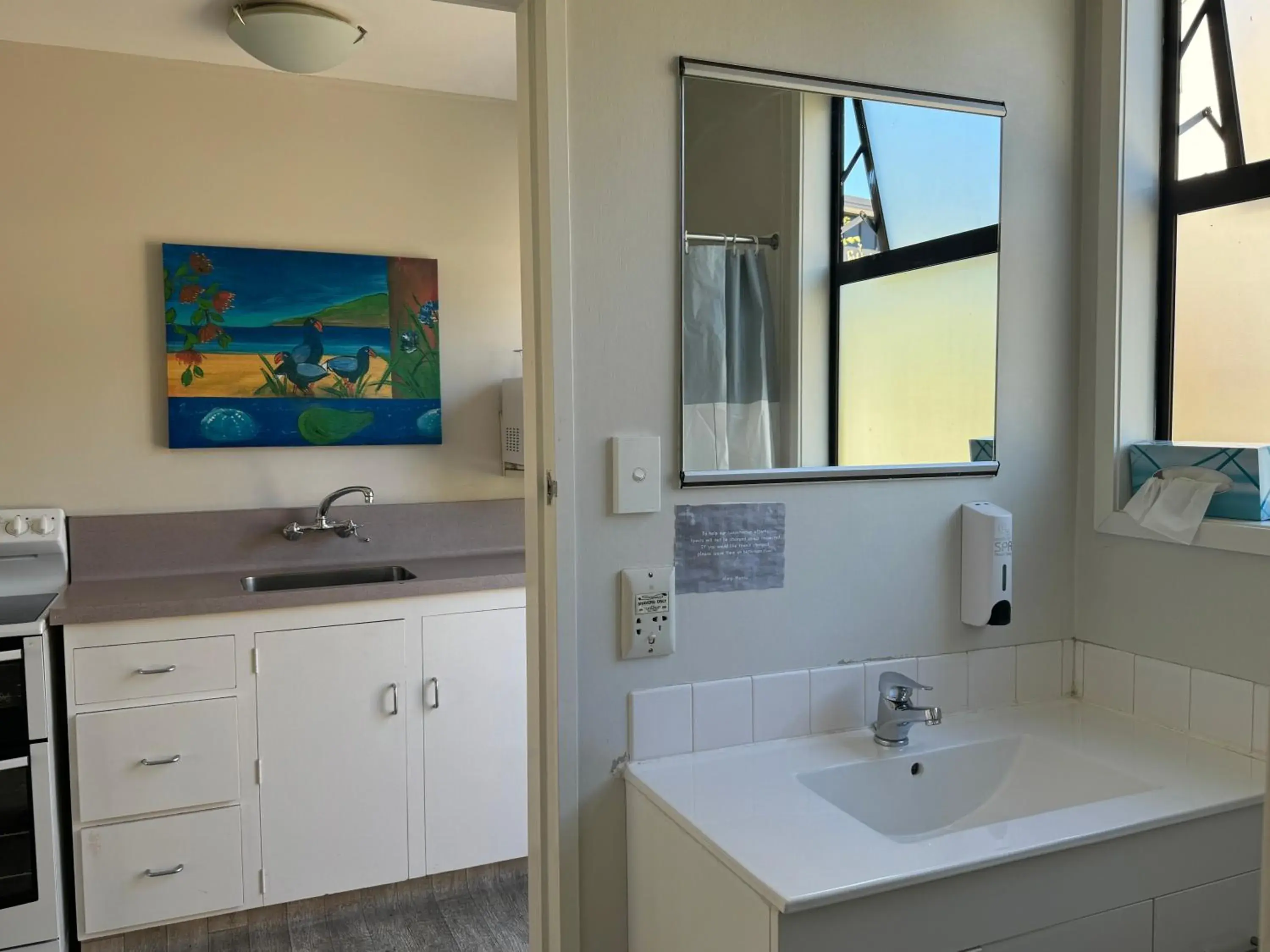 Bathroom in Diplomat Motel Bathroom in Diplomat Motel