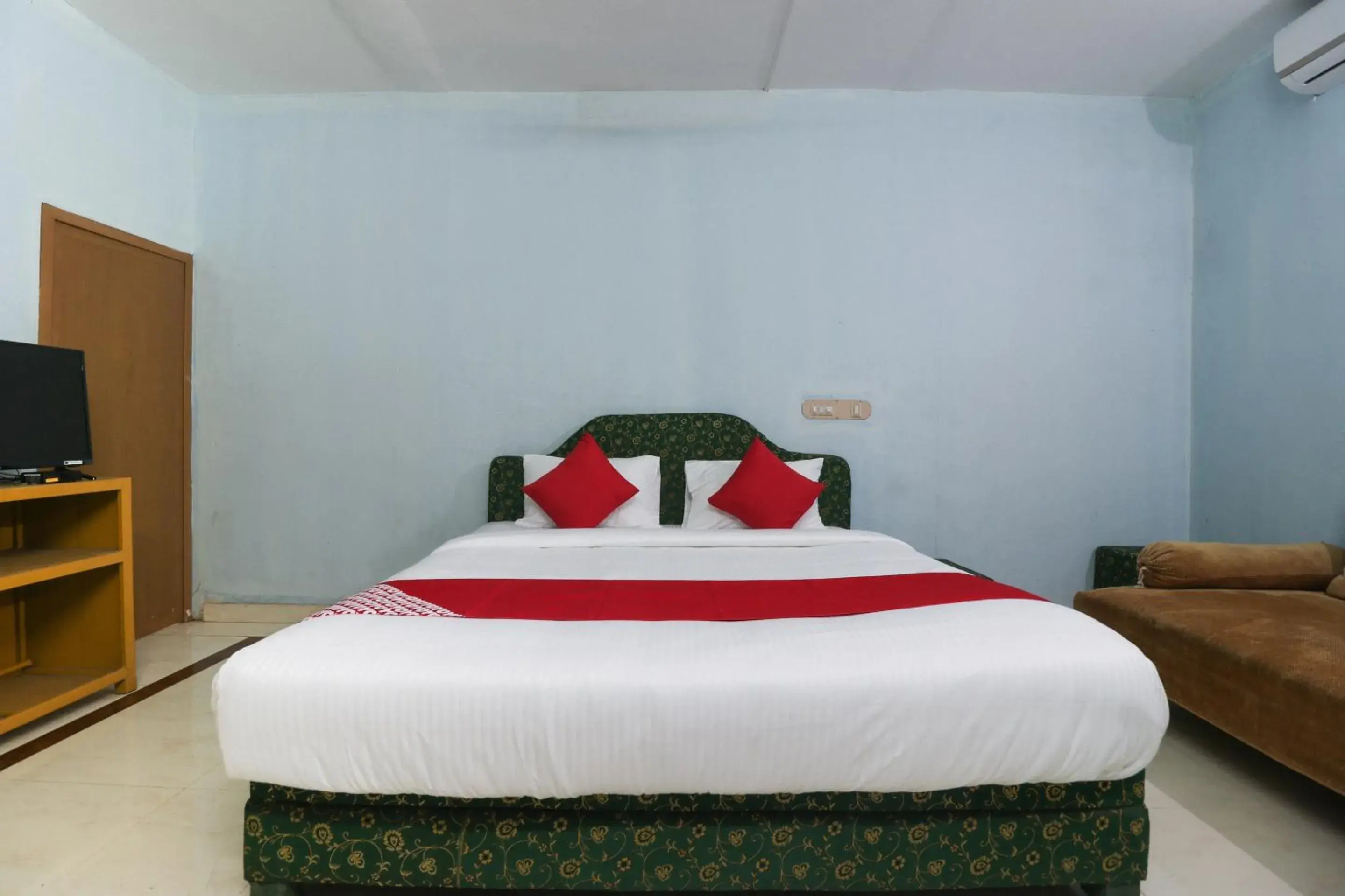 Bedroom, Bed in Hotel O Sandhra Apartments Bedroom, Bed in Hotel O Sandhra Apartments