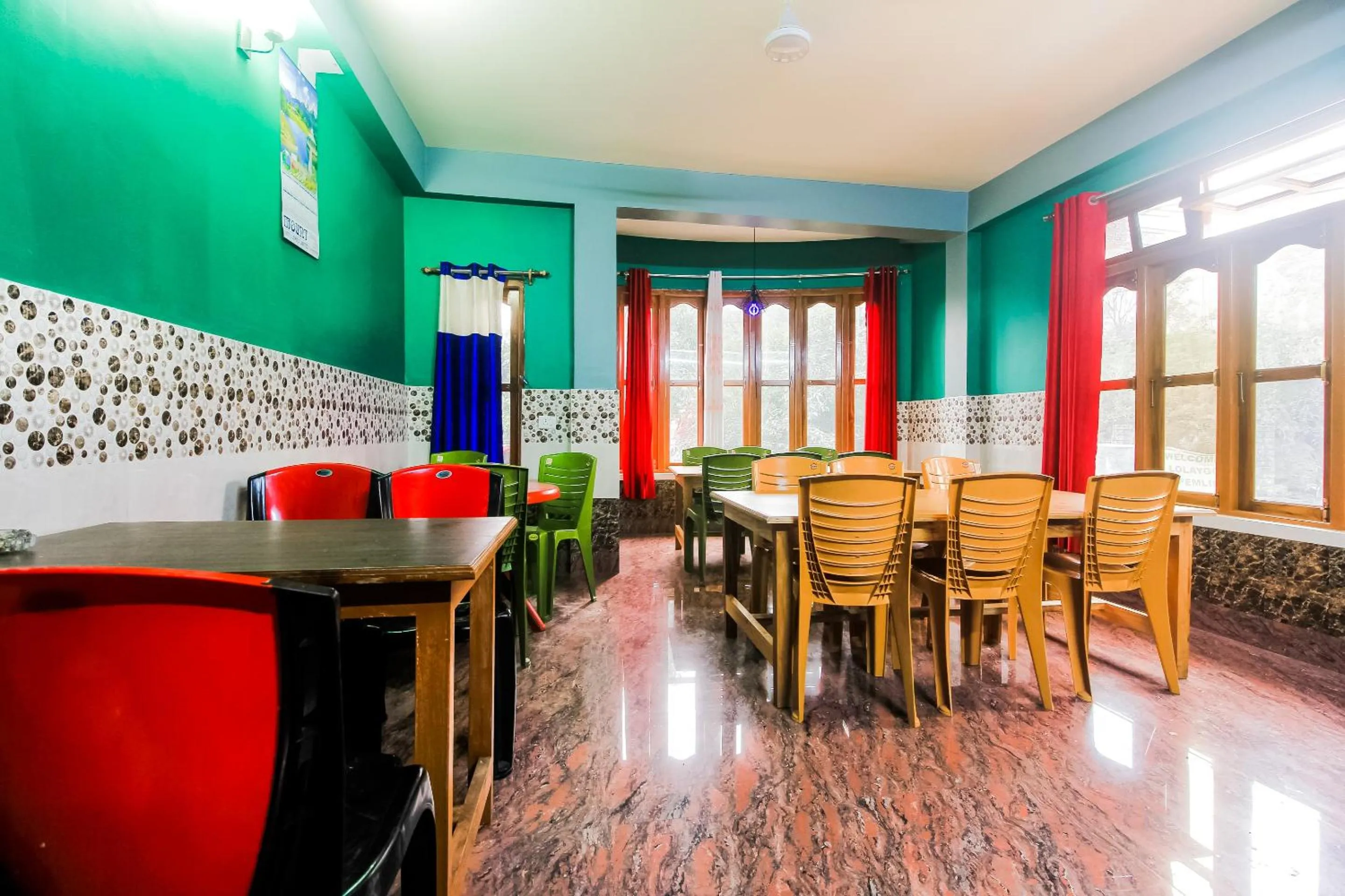 Restaurant/places to eat in Hotel O Jwajalapa Homestay