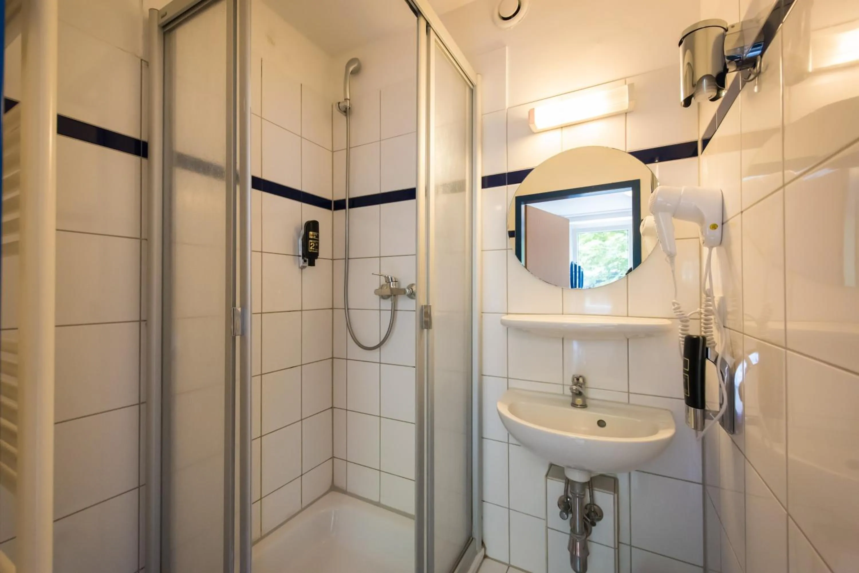 Shower in a&o Berlin Mitte