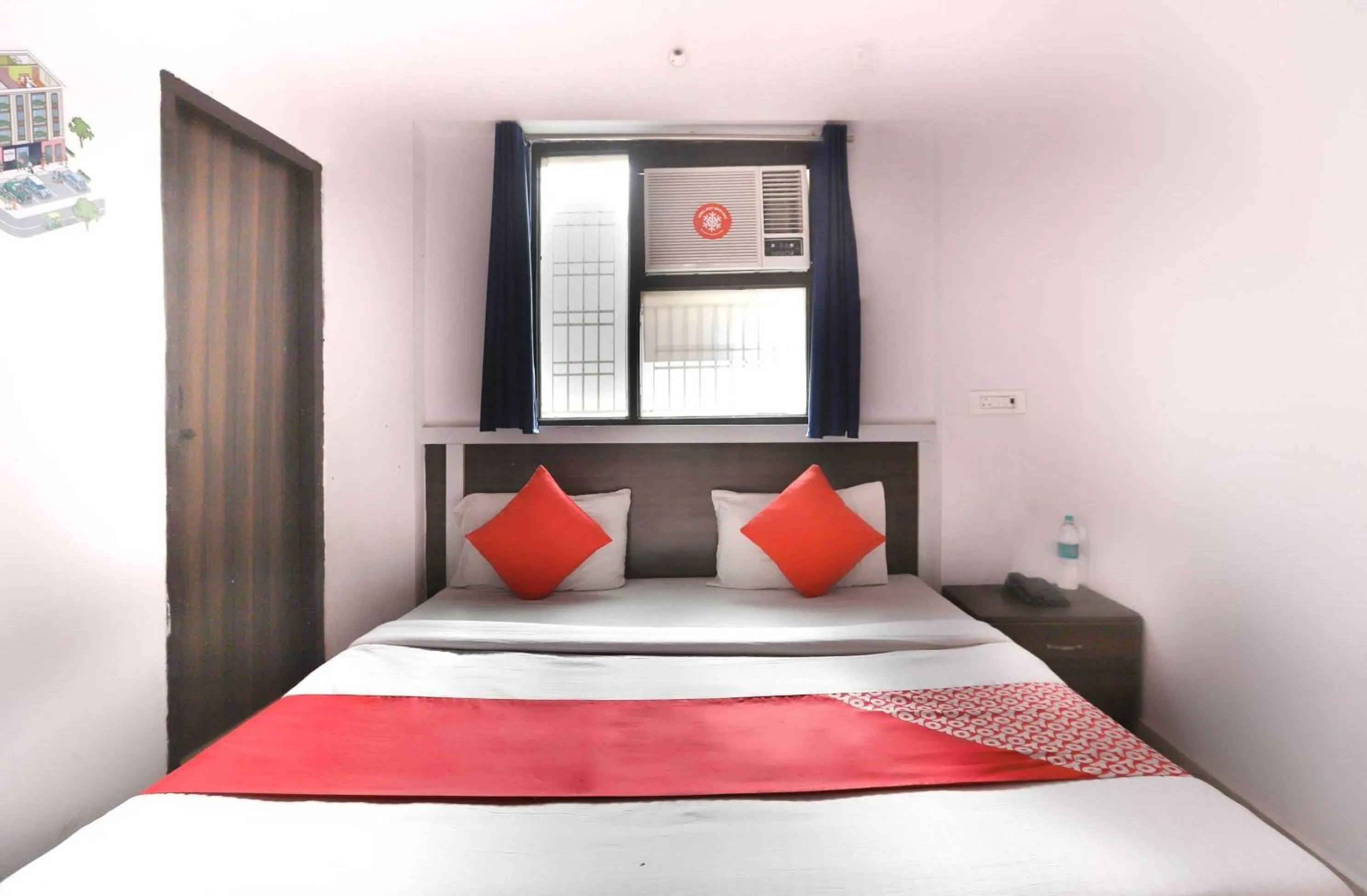 Bedroom in Hotel O Noida Villa