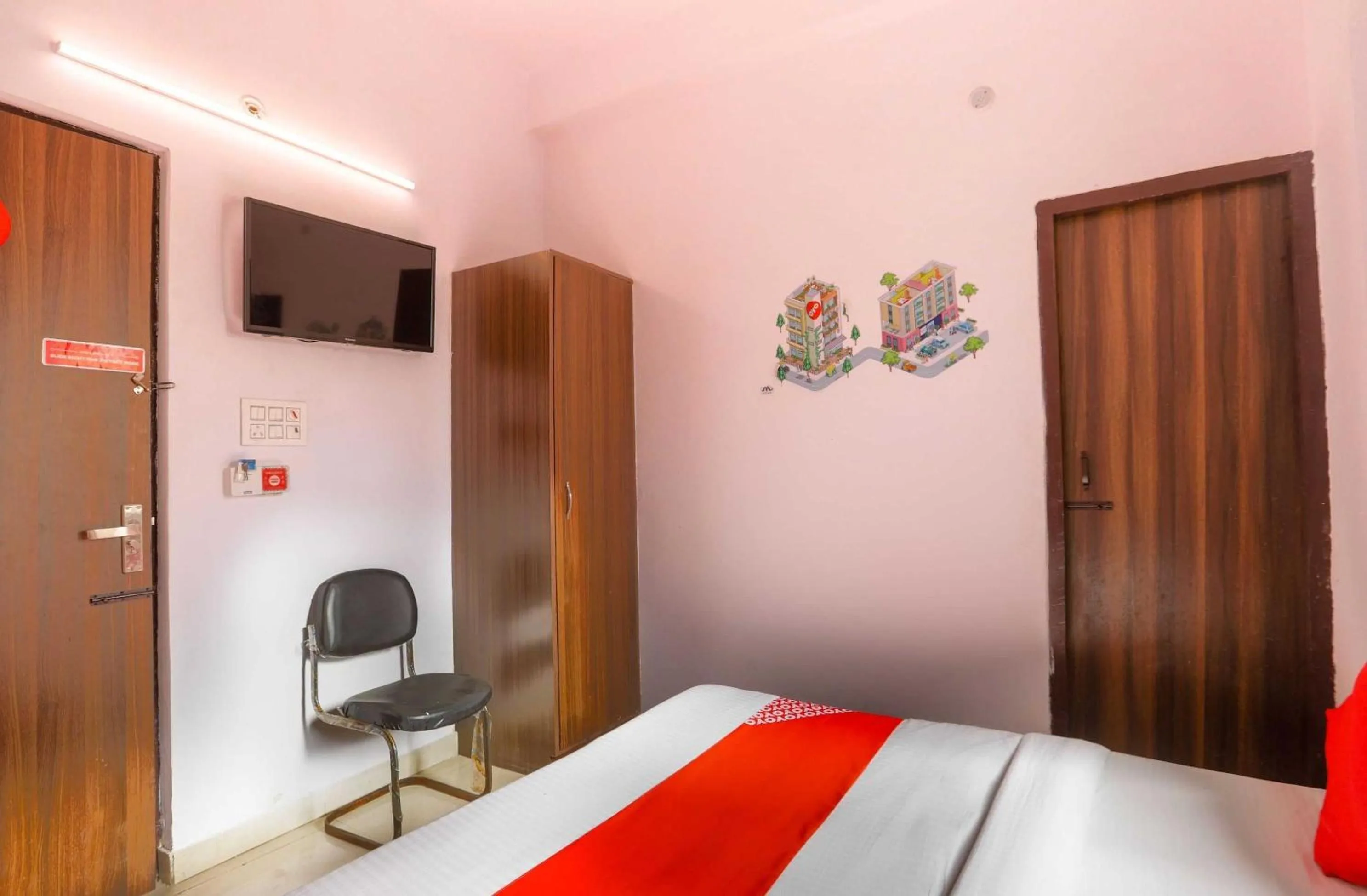 Bedroom in Hotel O Noida Villa