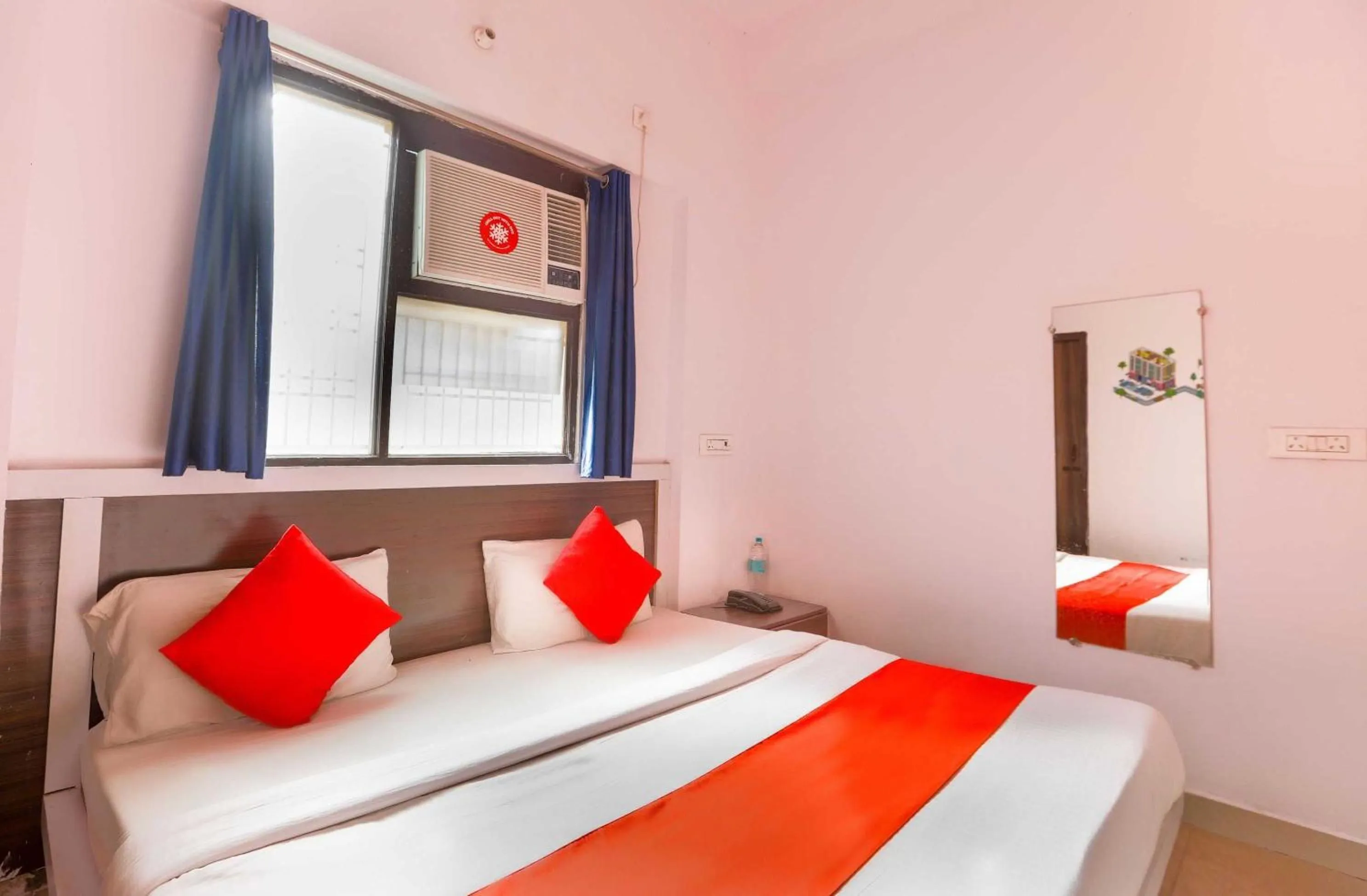 Bedroom in Hotel O Noida Villa