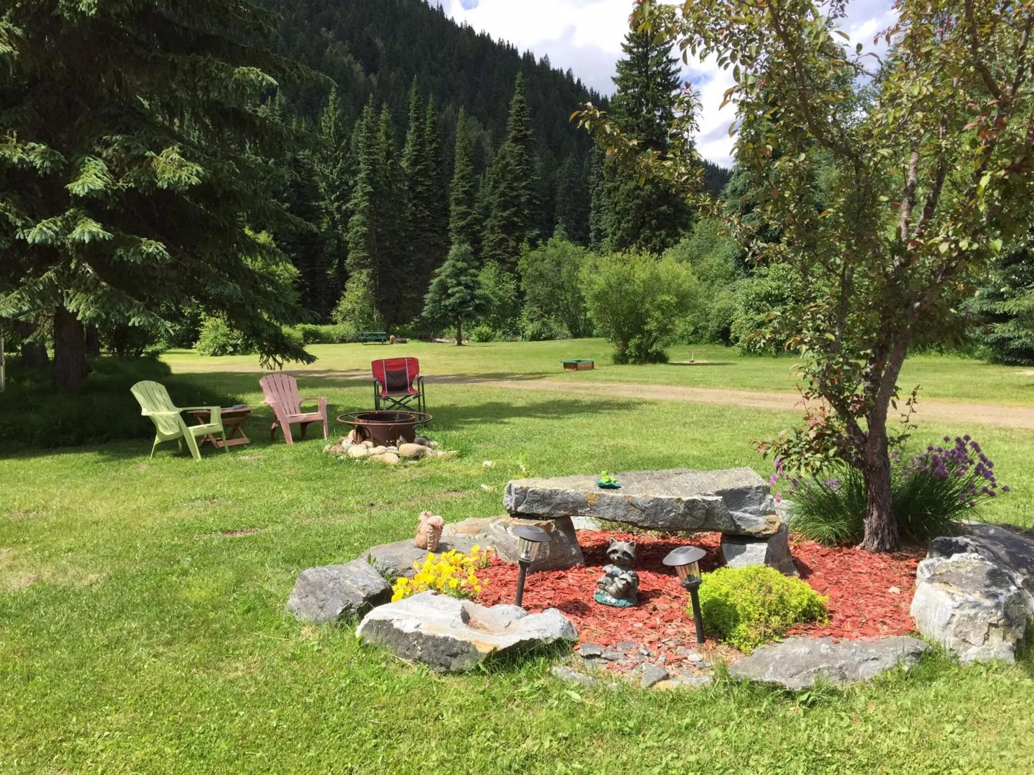 Summit River Lodge & Campsites