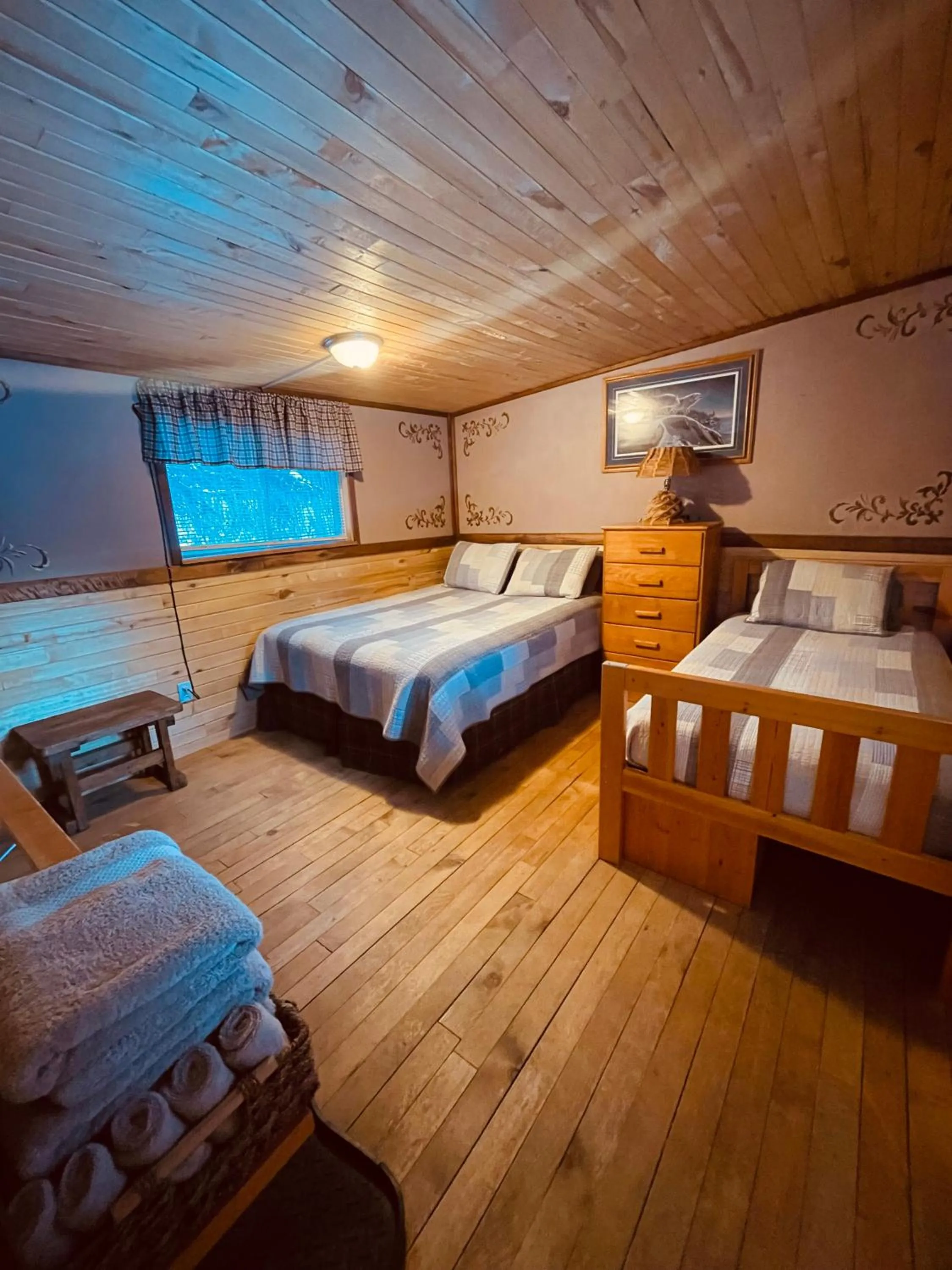 Bed in Summit River Lodge & Campsites