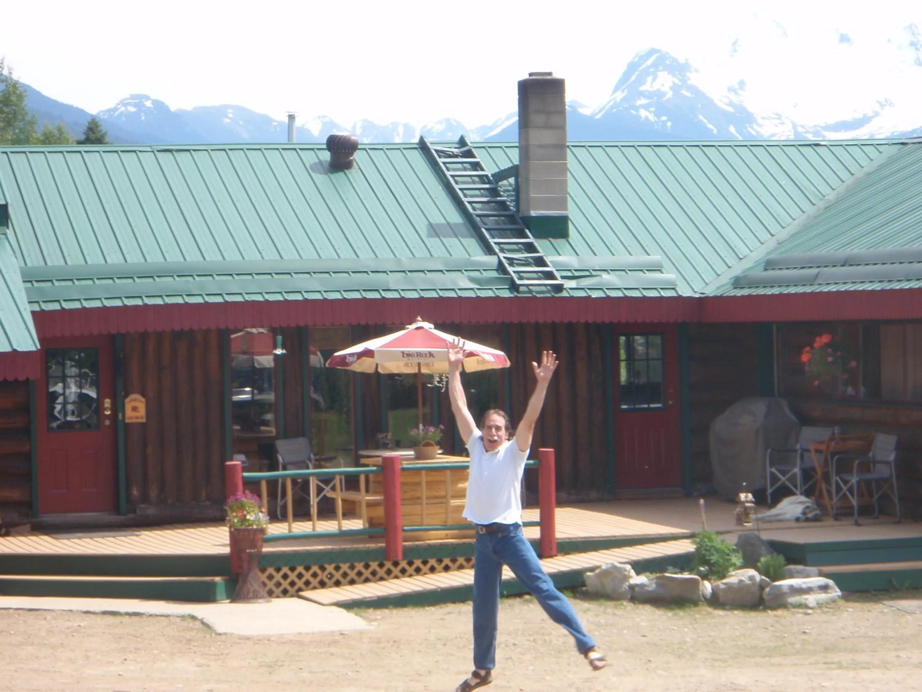 Facade/entrance in Summit River Lodge & Campsites